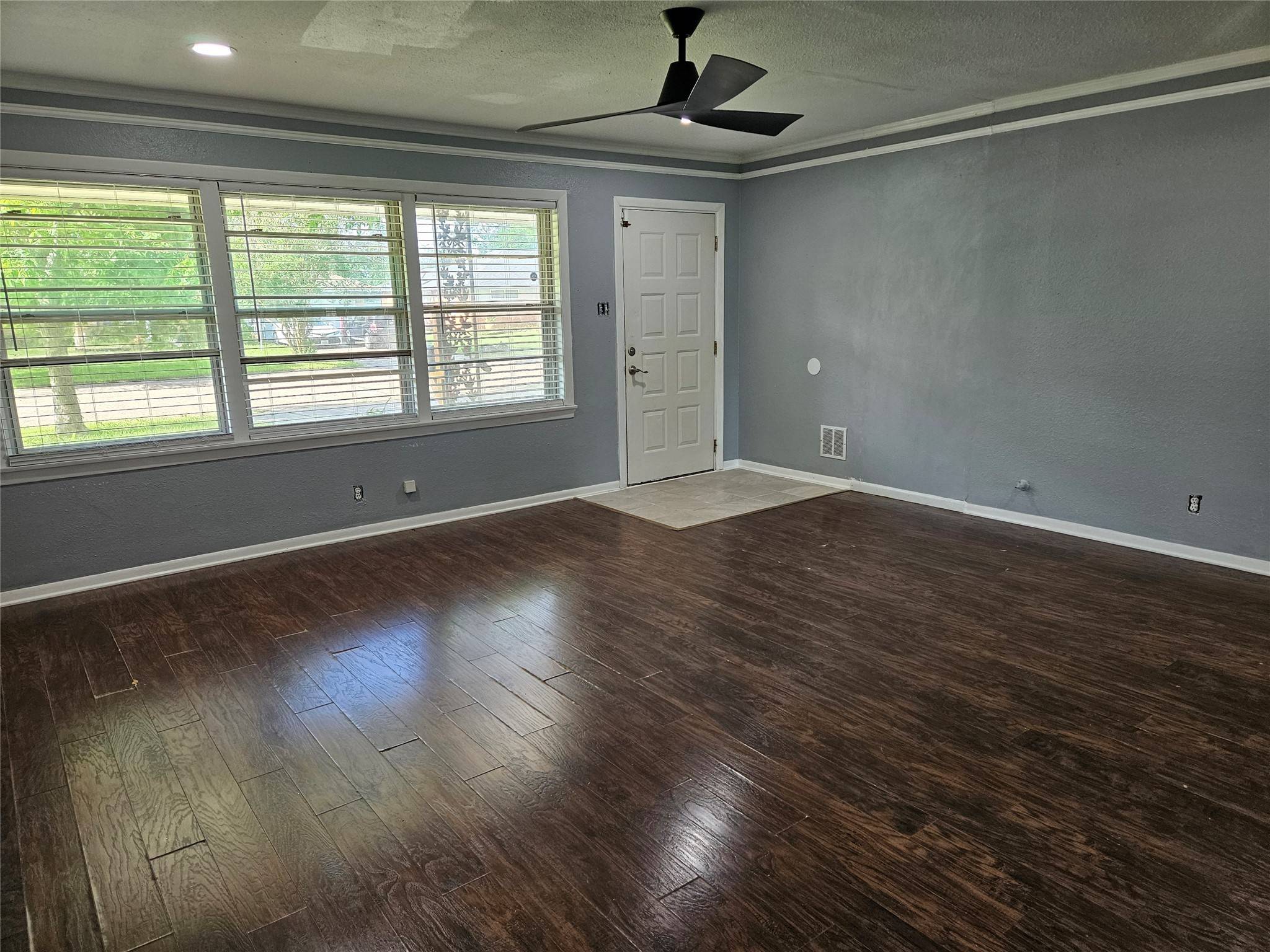 Lake Jackson, TX 77566,111 Carnation ST