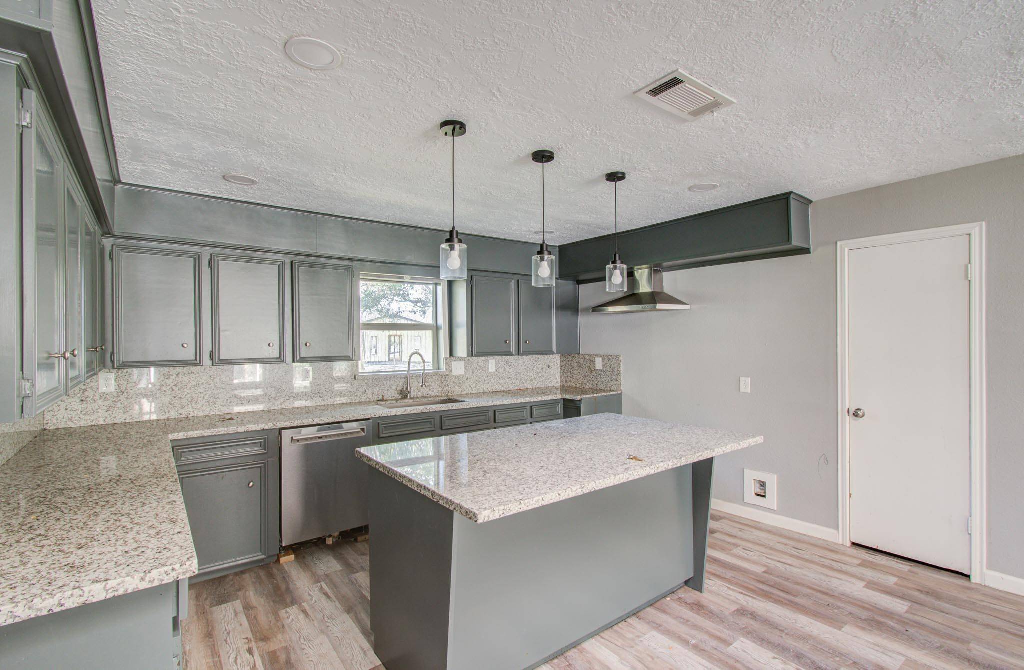 Alvin, TX 77511,4029 County Road 326