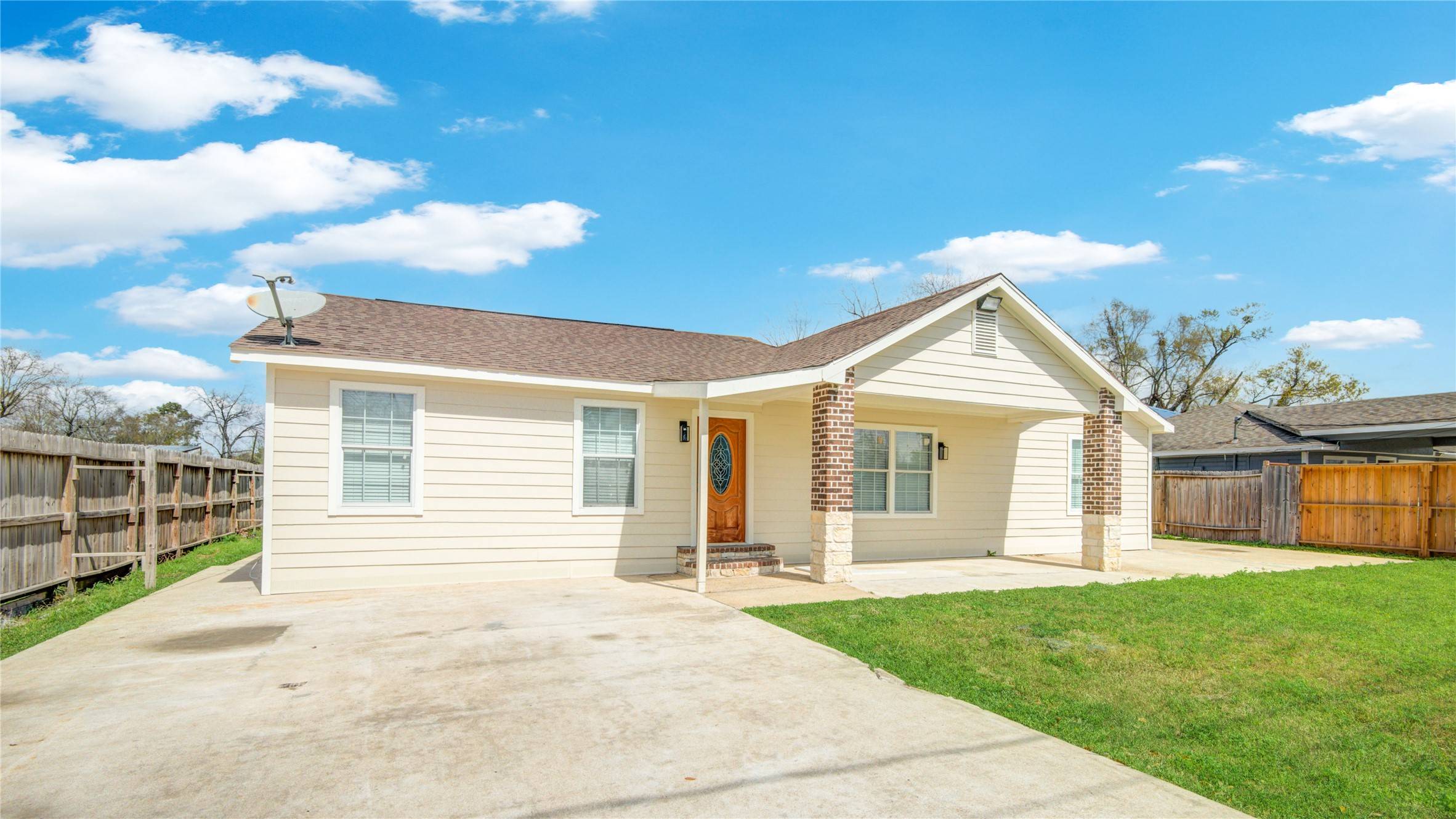 Houston, TX 77015,13801 Hershe ST