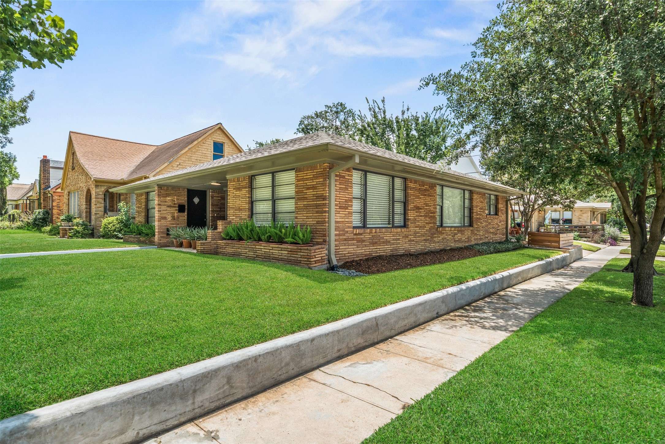 Houston, TX 77009,956 Teetshorn ST