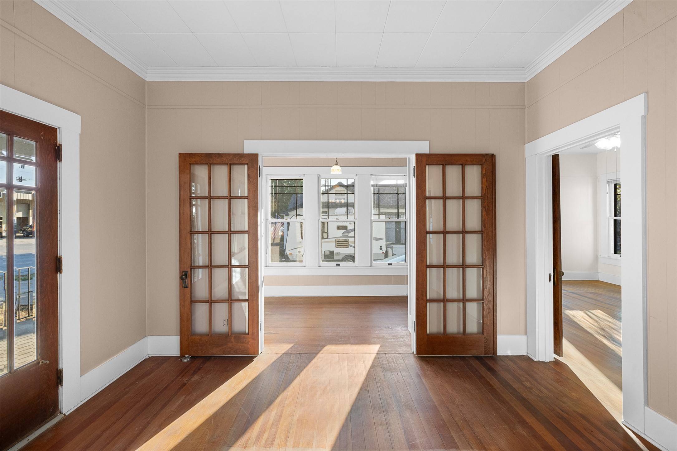 Schulenburg, TX 78956,208 Summit ST E