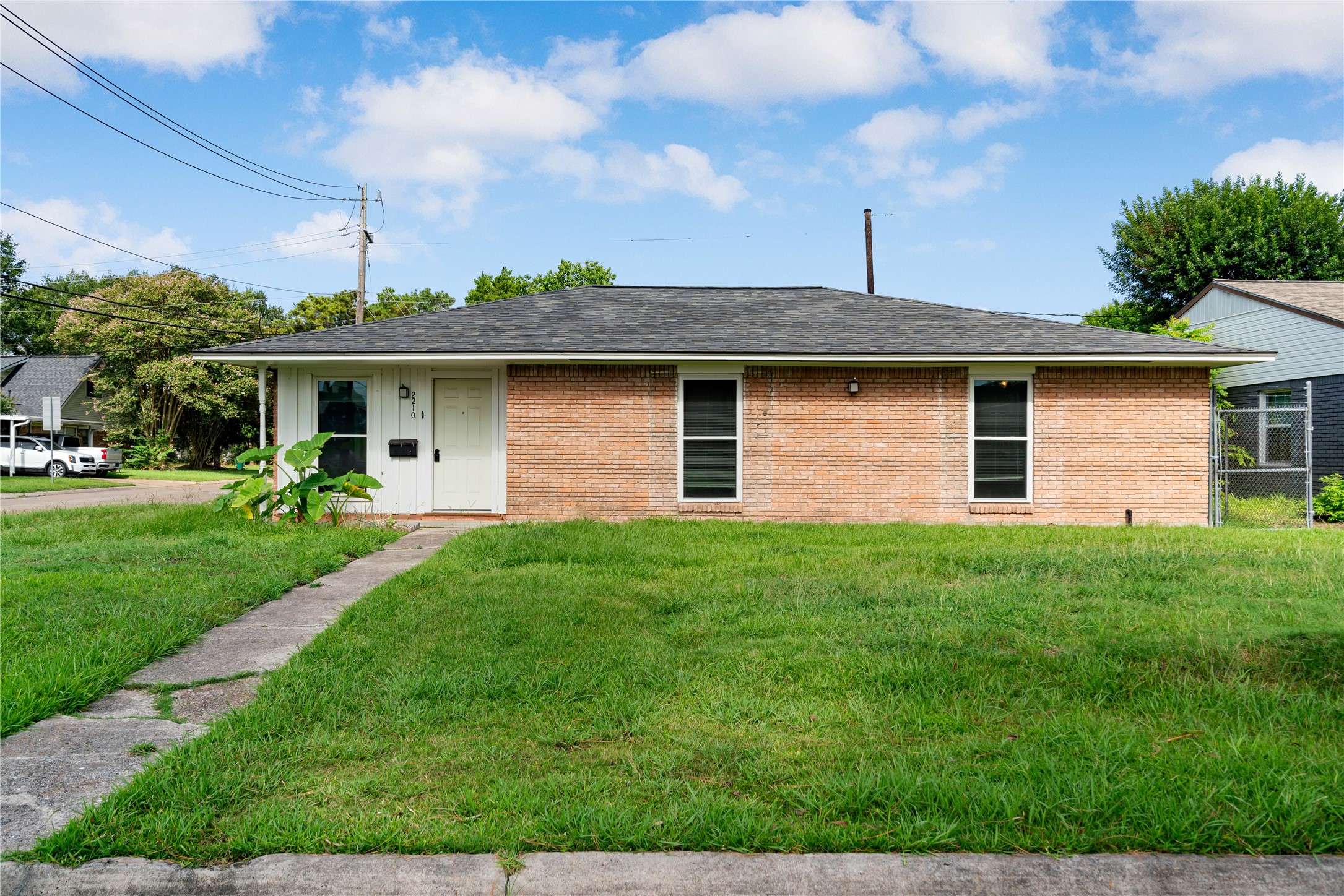 Pasadena, TX 77502,2210 Chestnut LN