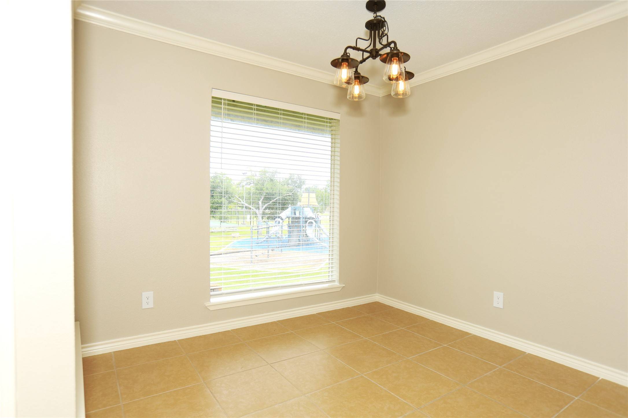 Lake Jackson, TX 77566,418 Garland DR #208