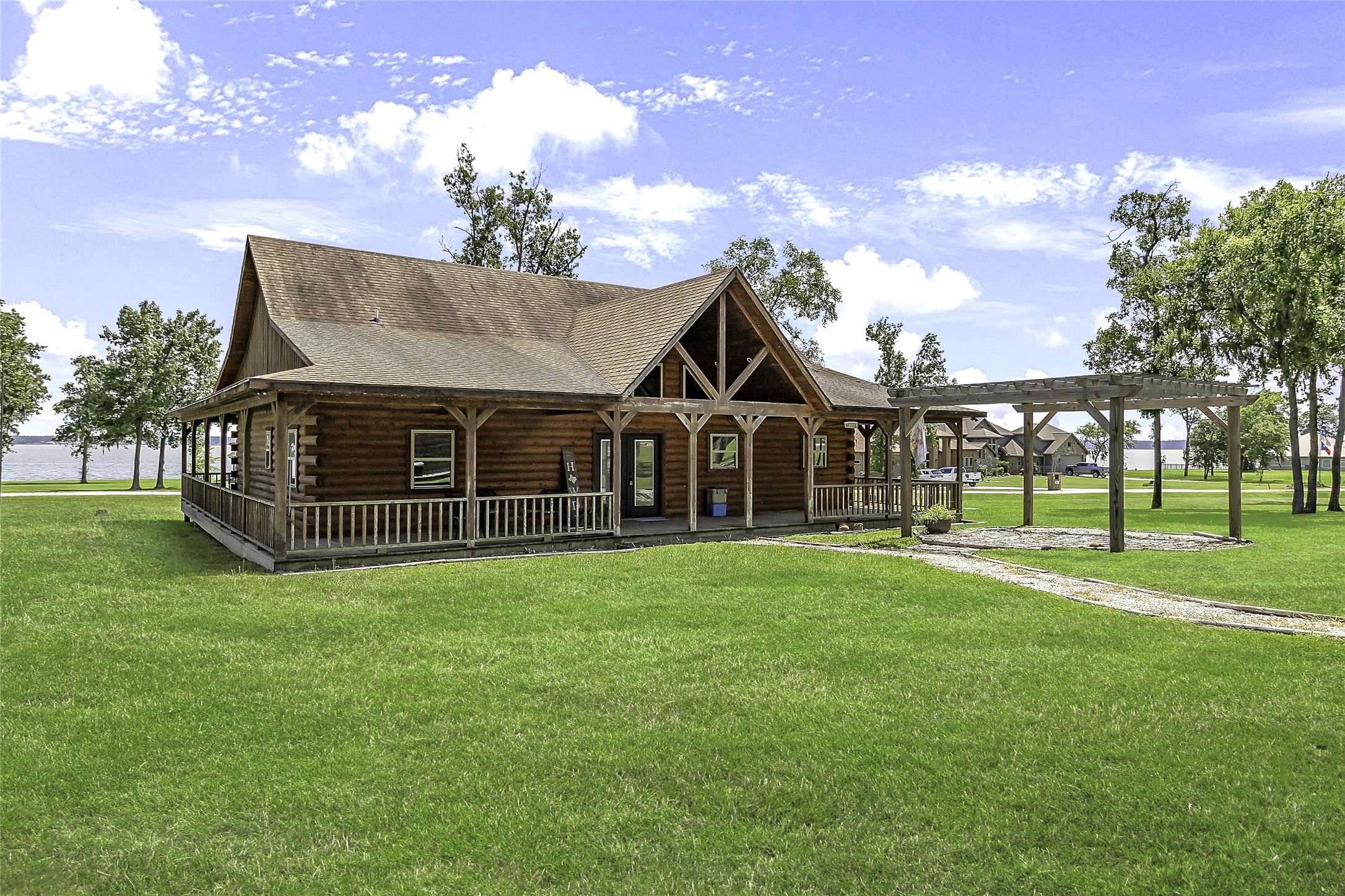 Onalaska, TX 77360,276 Evening Shade