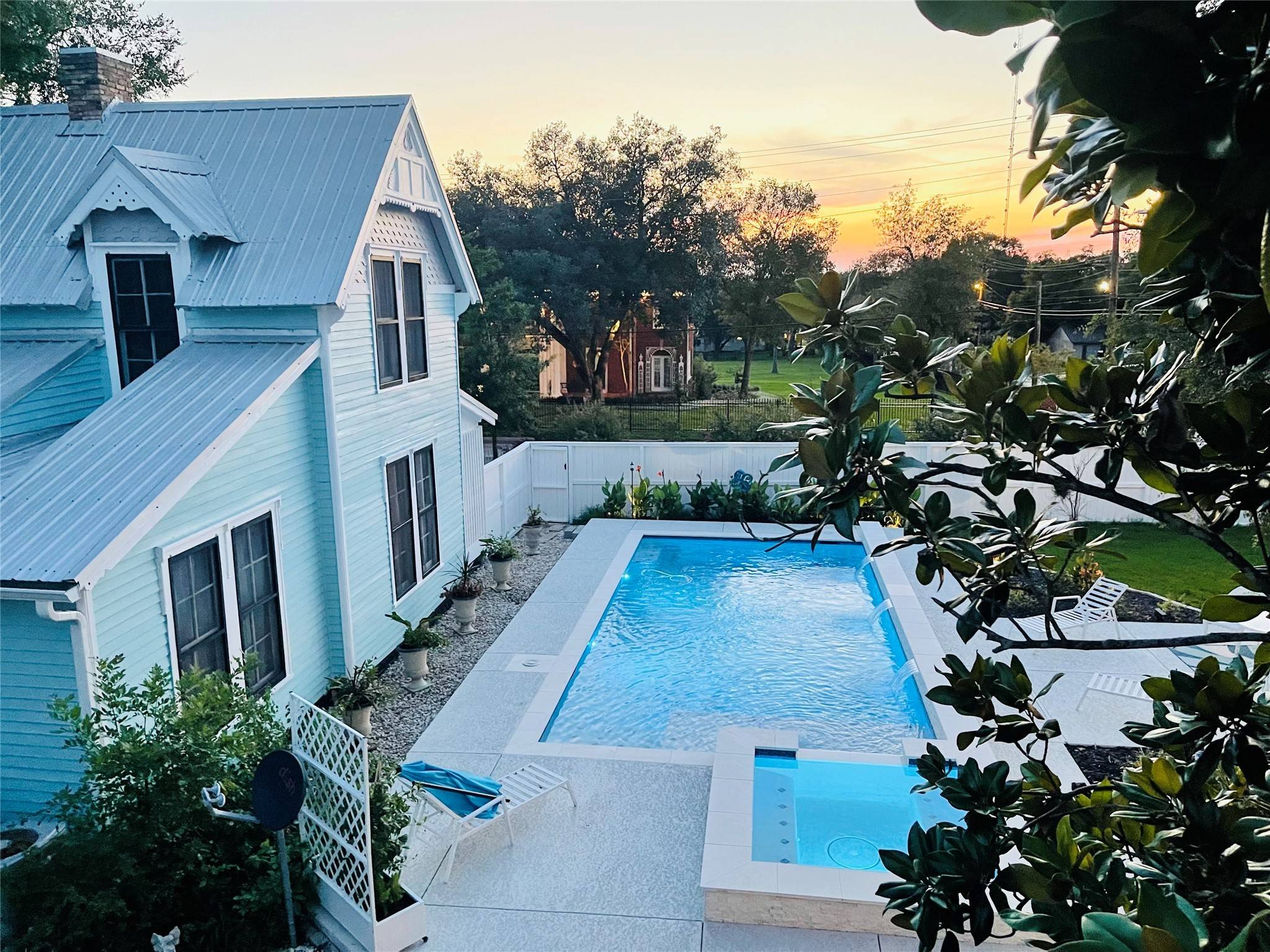 Bellville, TX 77418,111 S Masonic ST