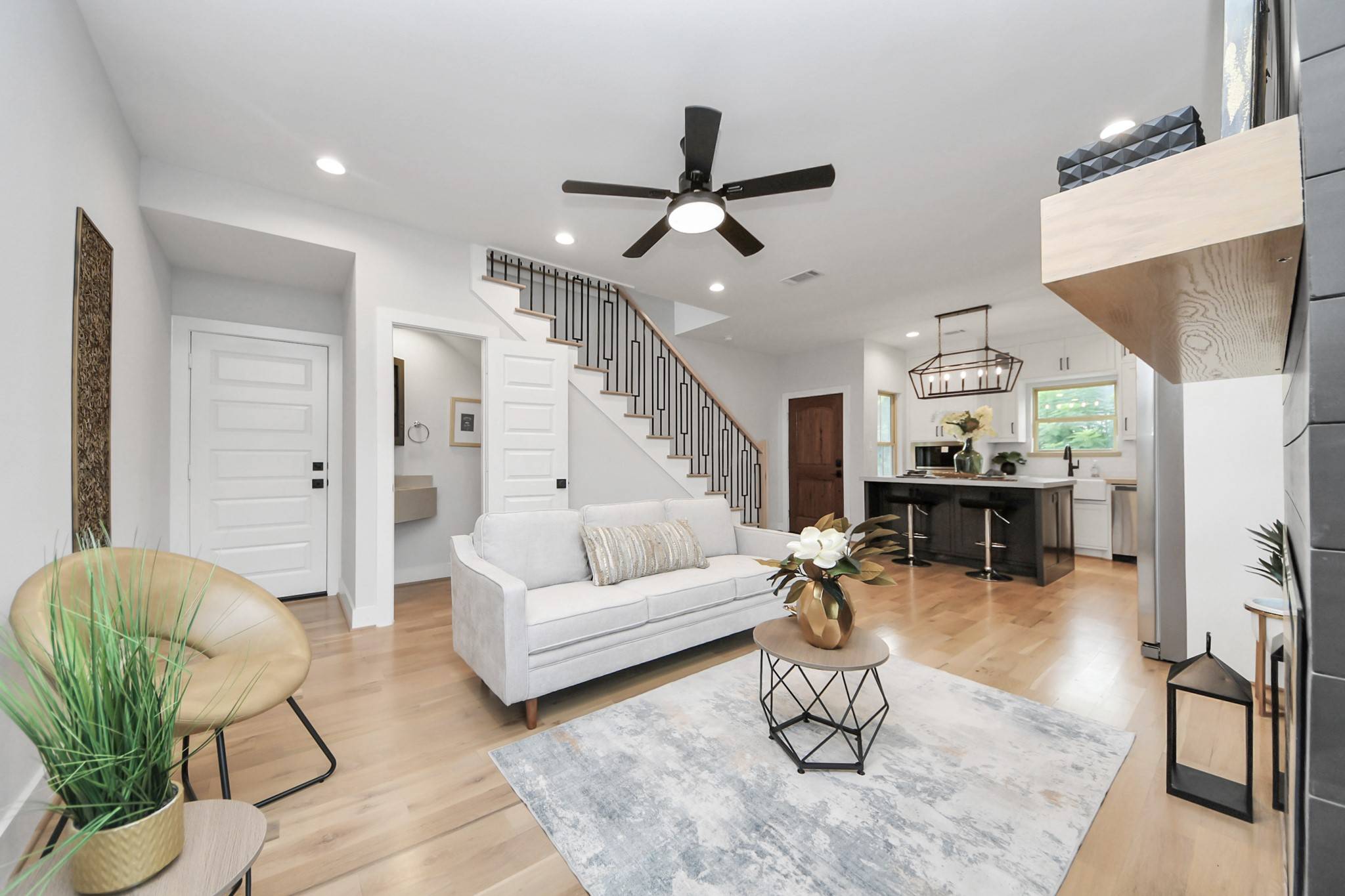 Houston, TX 77022,1217 Cabell ST