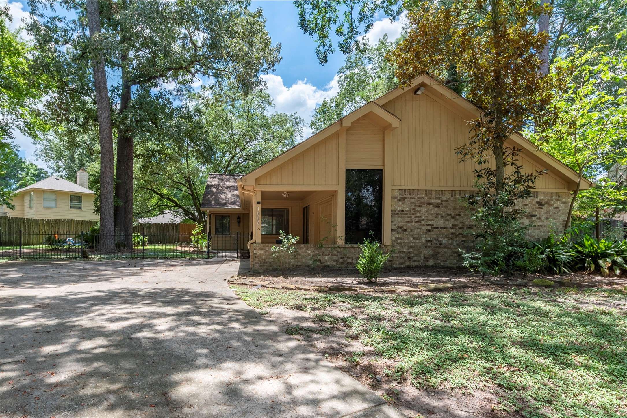 Houston, TX 77386,1906 Woodhue DR