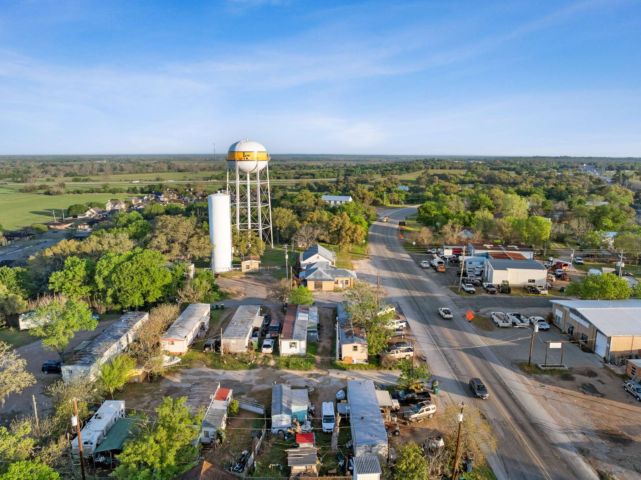 La Grange, TX 78945,907/915 N Jefferson ST