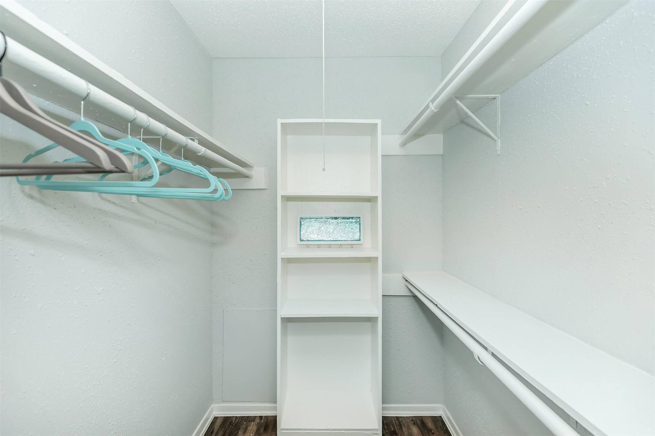 Houston, TX 77057,3001 Hillcroft Street #G0904