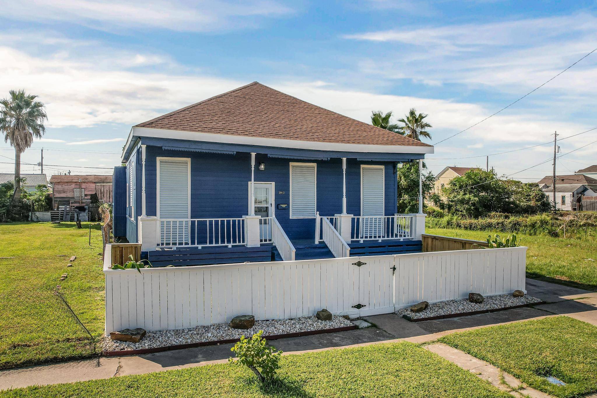 Galveston, TX 77550,3913 Ball St