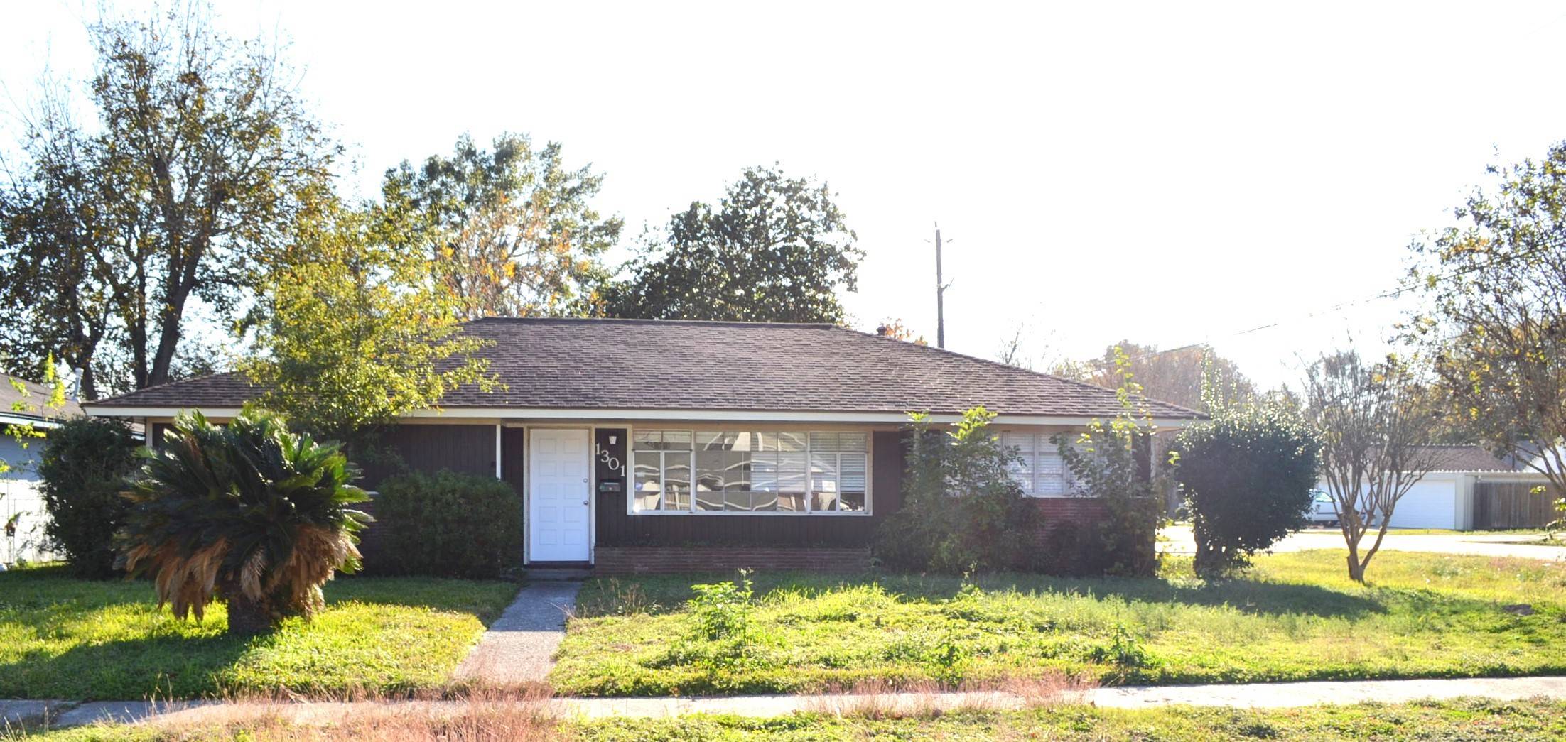 Baytown, TX 77520,1301 Monroe ST