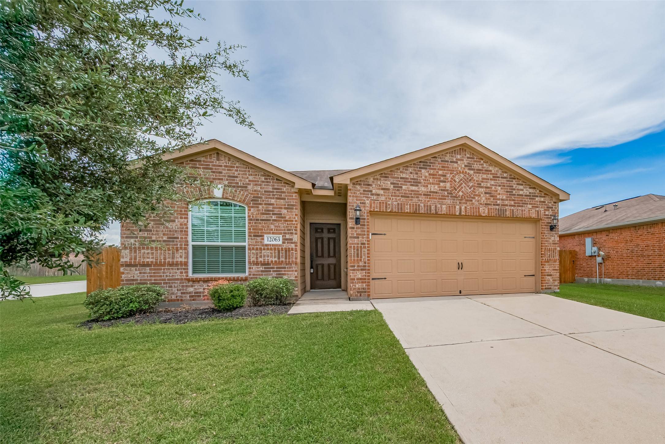 Pinehurst, TX 77362,12063 Quartersawn LN