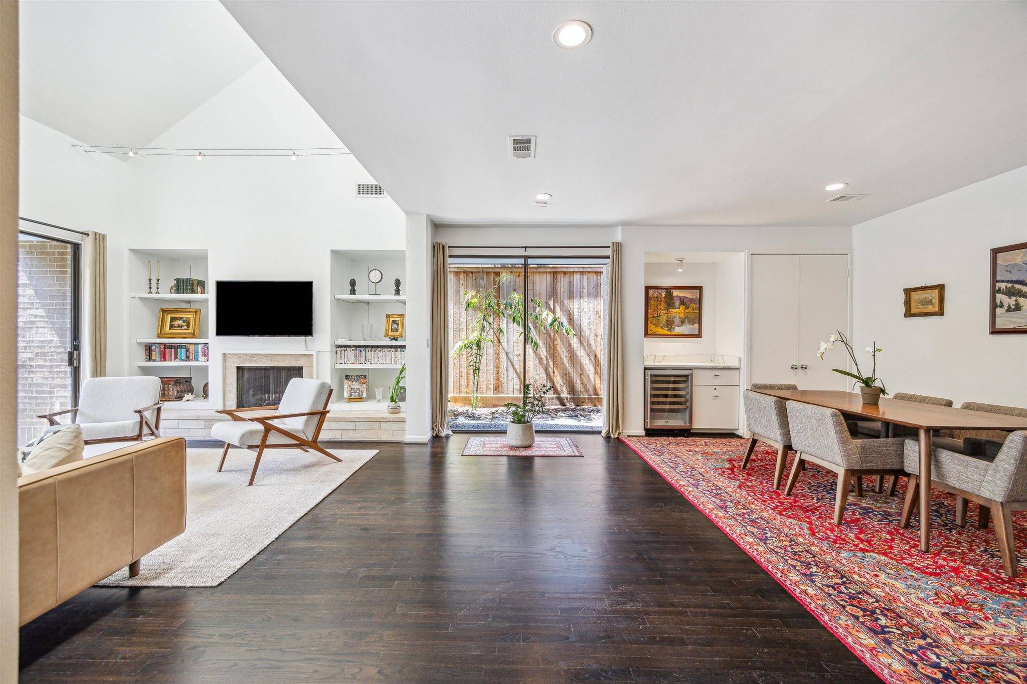 Houston, TX 77027,2630 W Lane DR