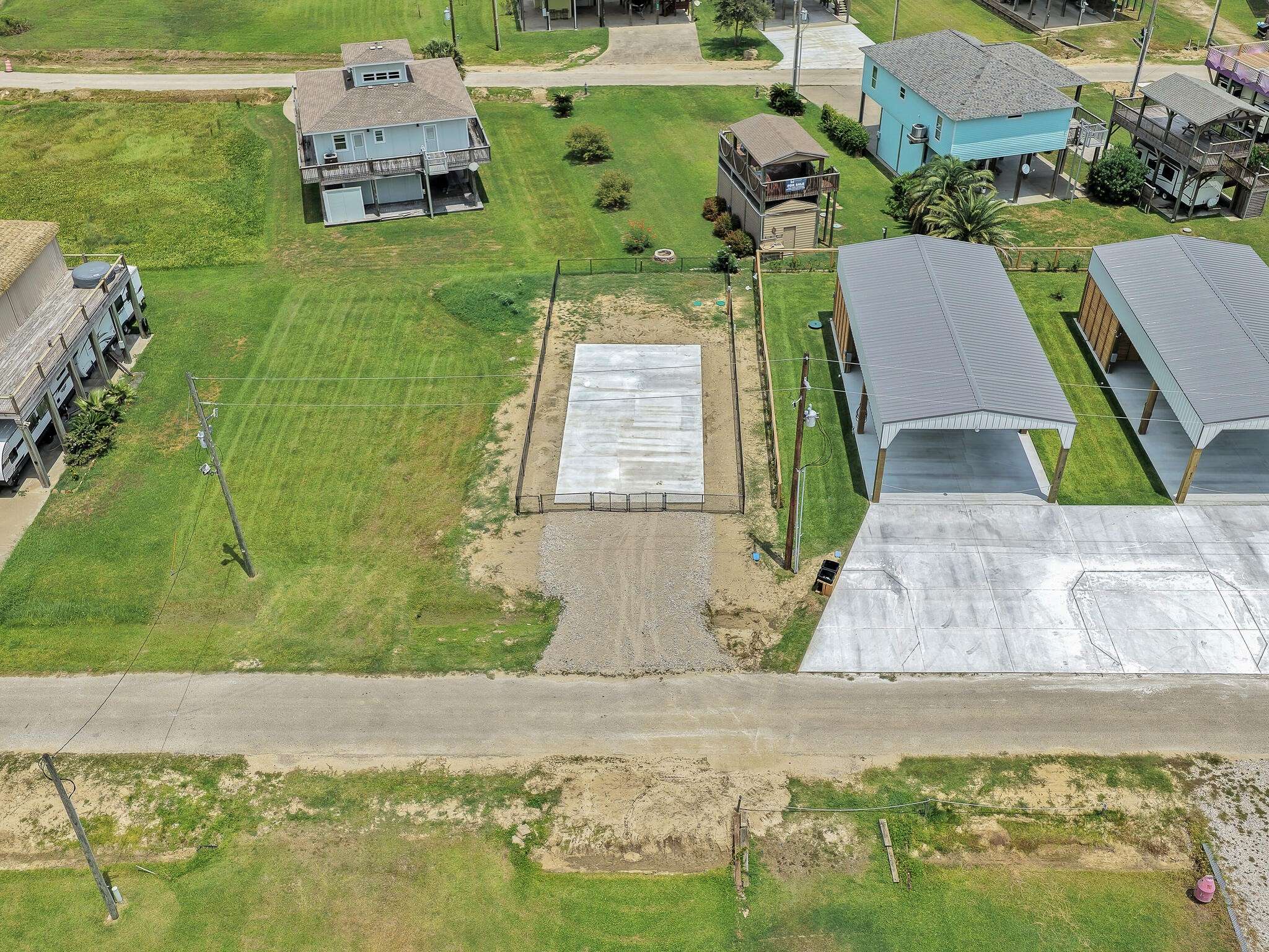 Port Bolivar, TX 77650,904 Salt Cedar LN
