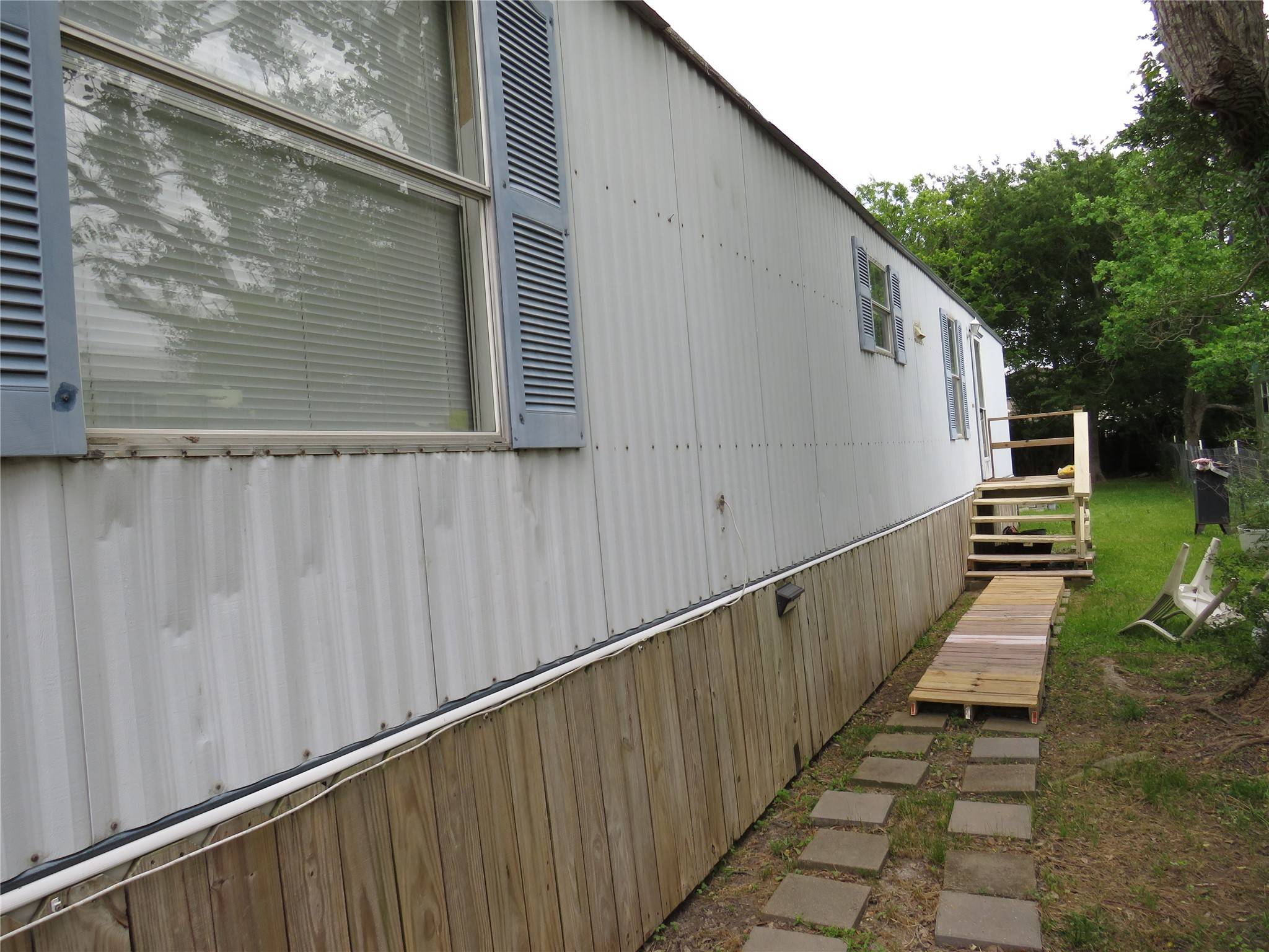 Dickinson, TX 77539,735 5th ST