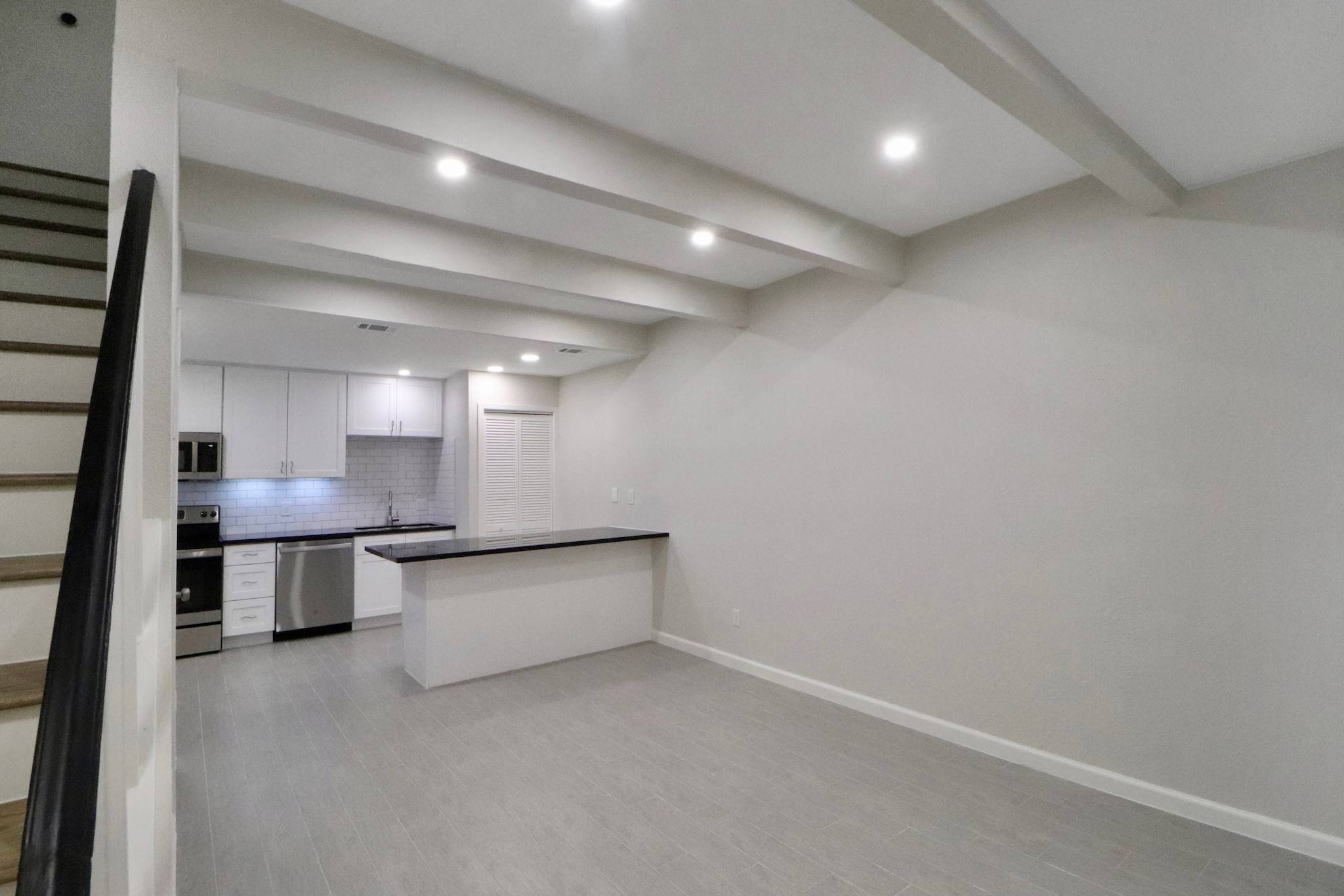 Houston, TX 77096,5929 Queensloch DR #111