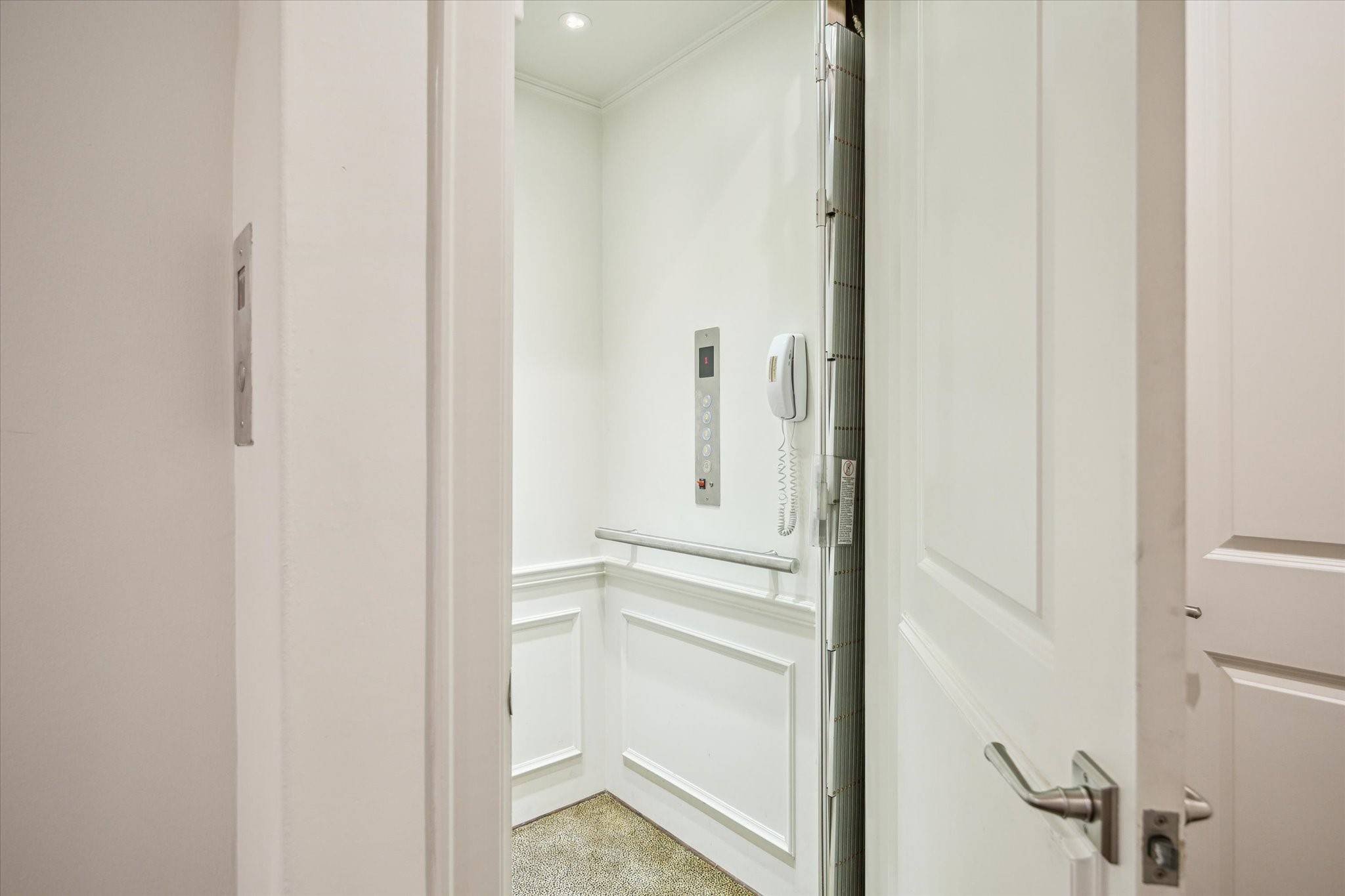 Houston, TX 77024,220 Morningside Park ST