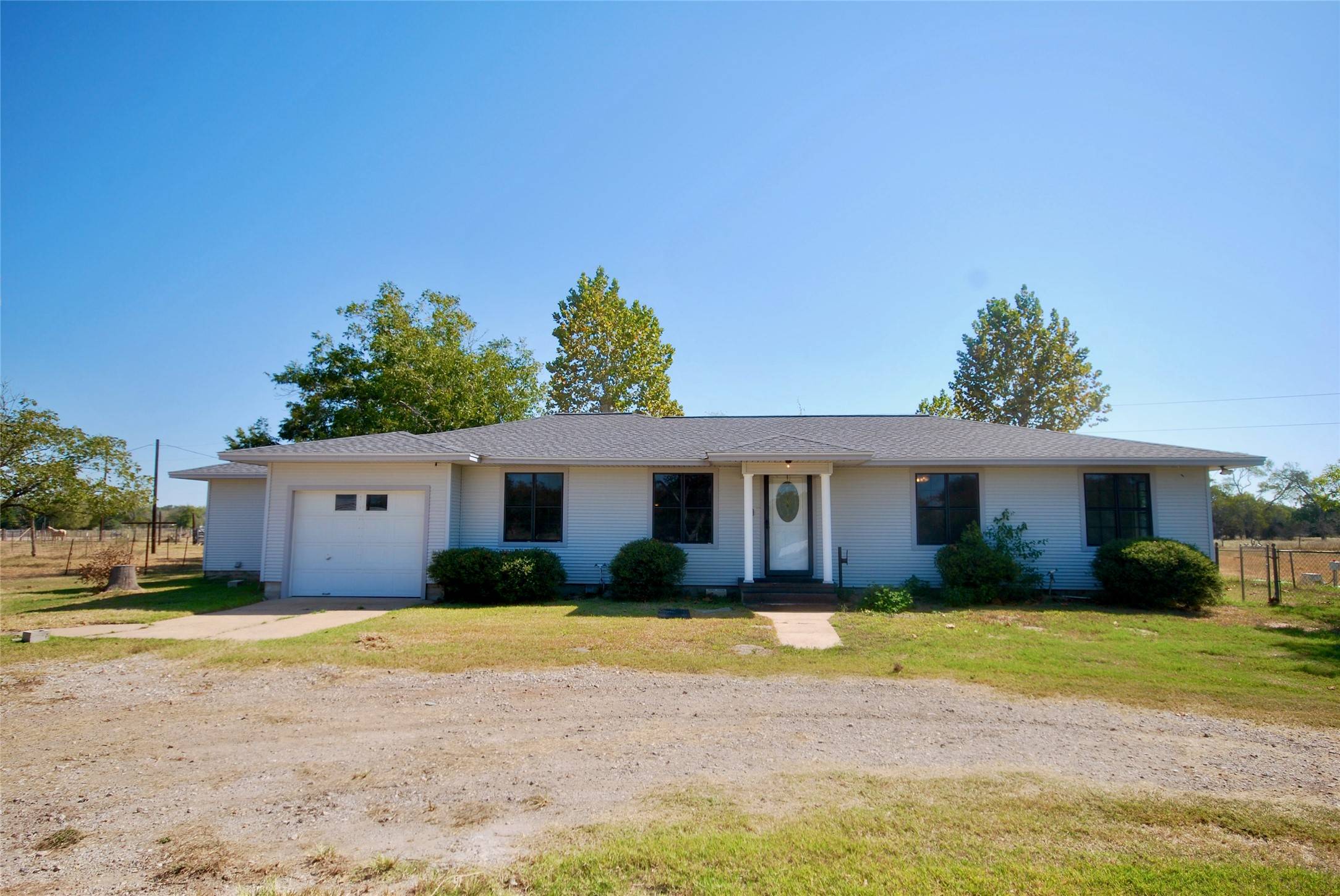 Hallettsville, TX 77964,171 Fm 2616