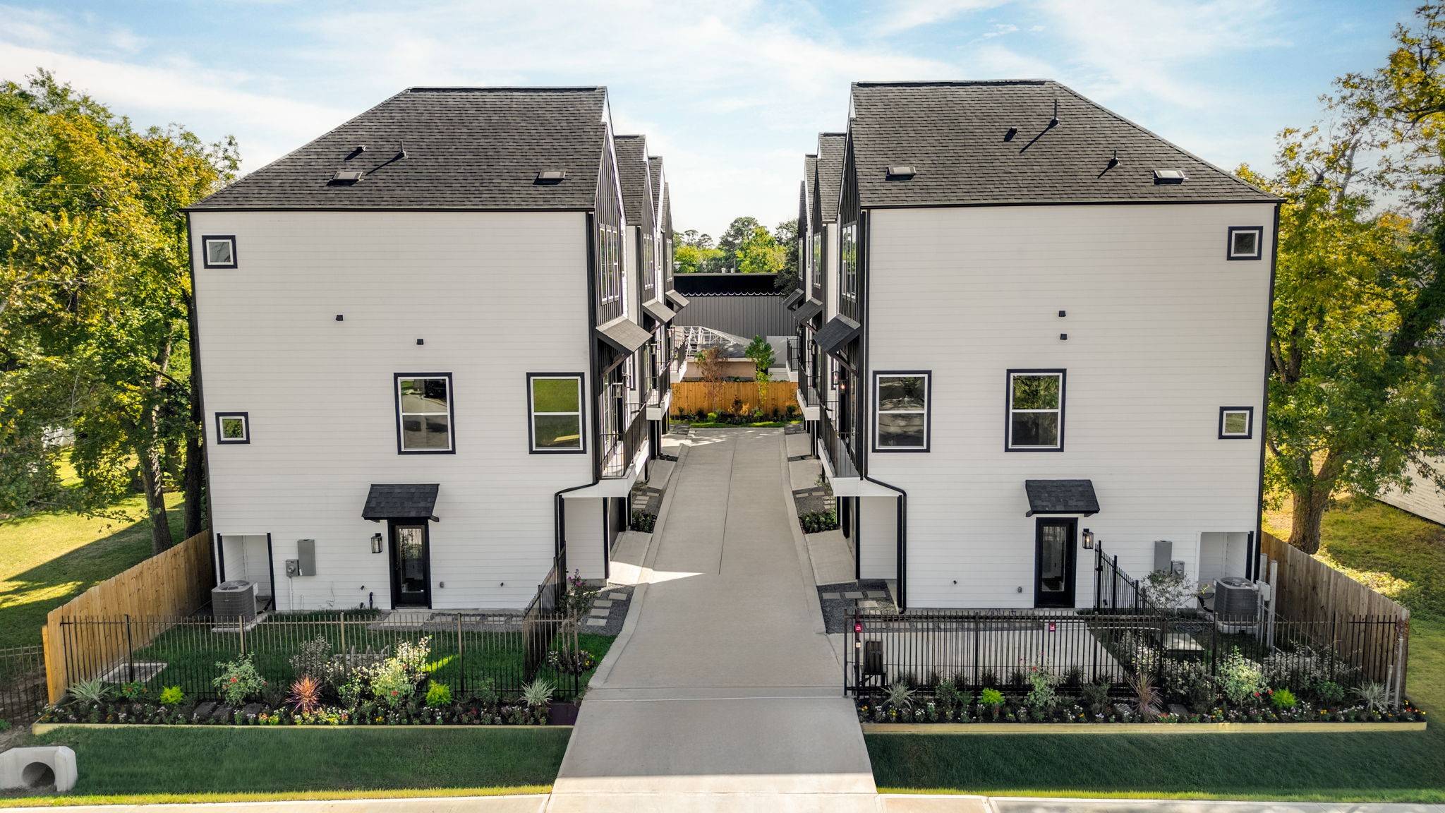 Houston, TX 77018,719 Thornton RD #B