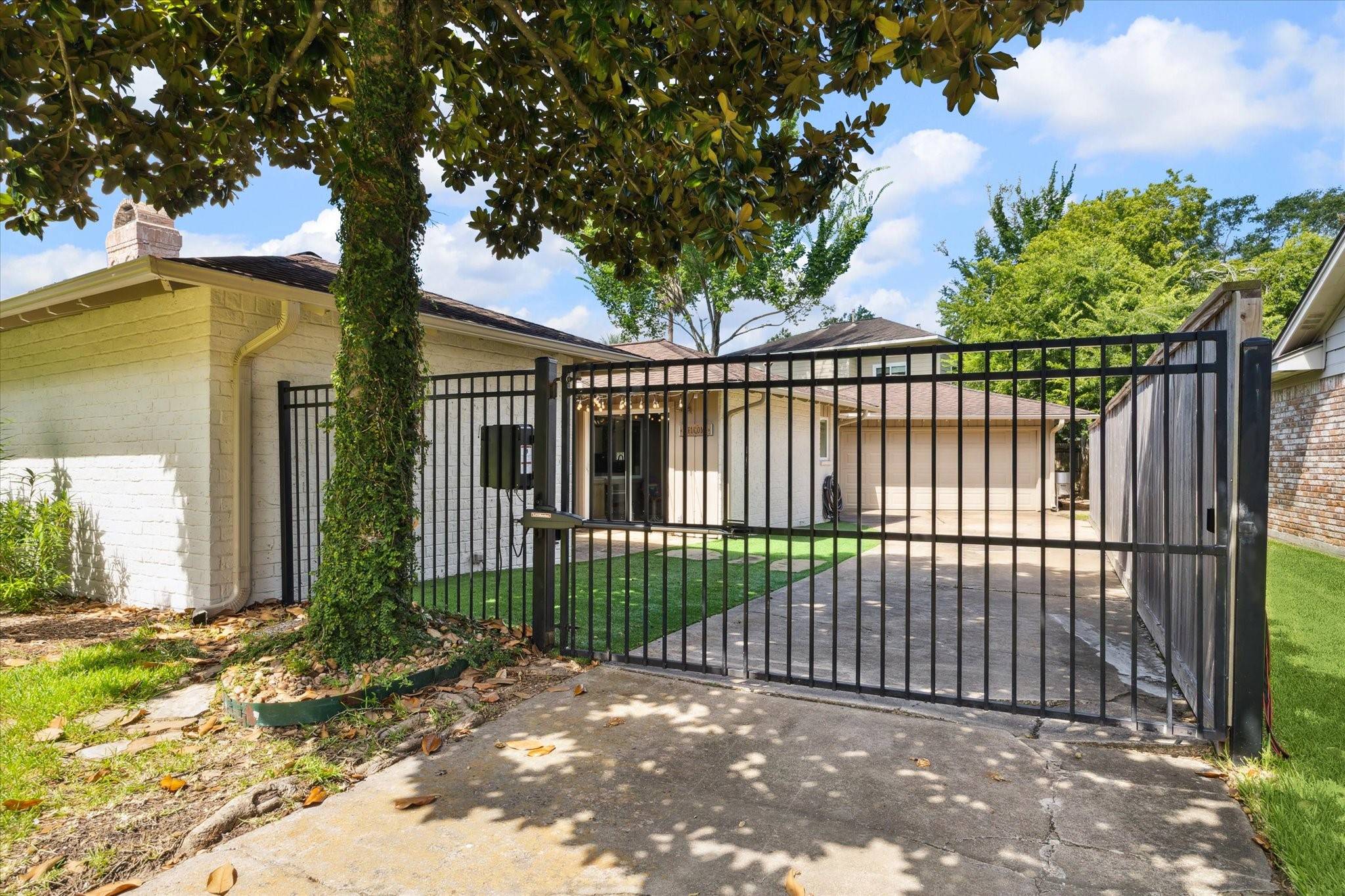 Houston, TX 77058,18438 Point Lookout DR