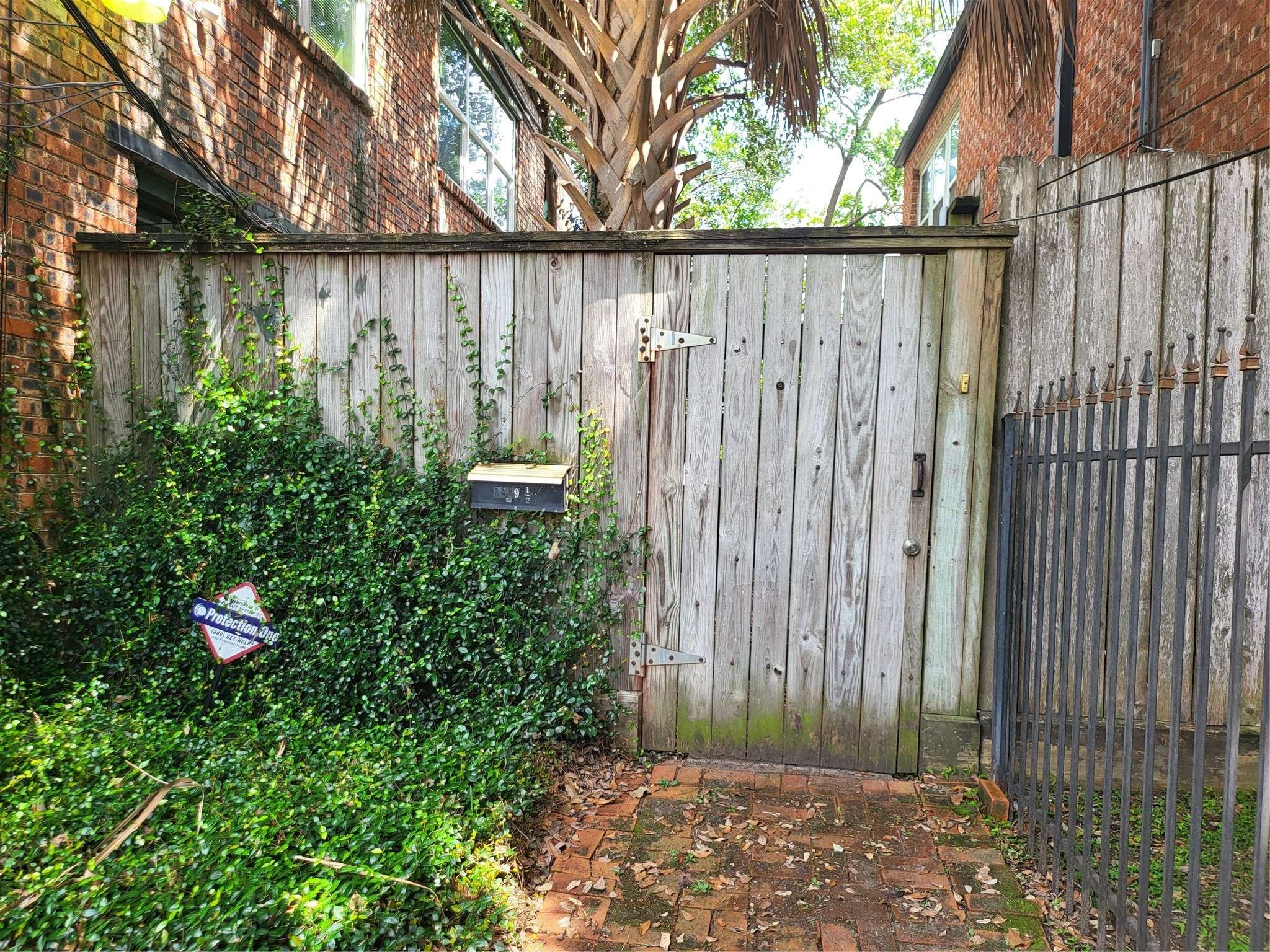 Houston, TX 77006,1529 Welch ST