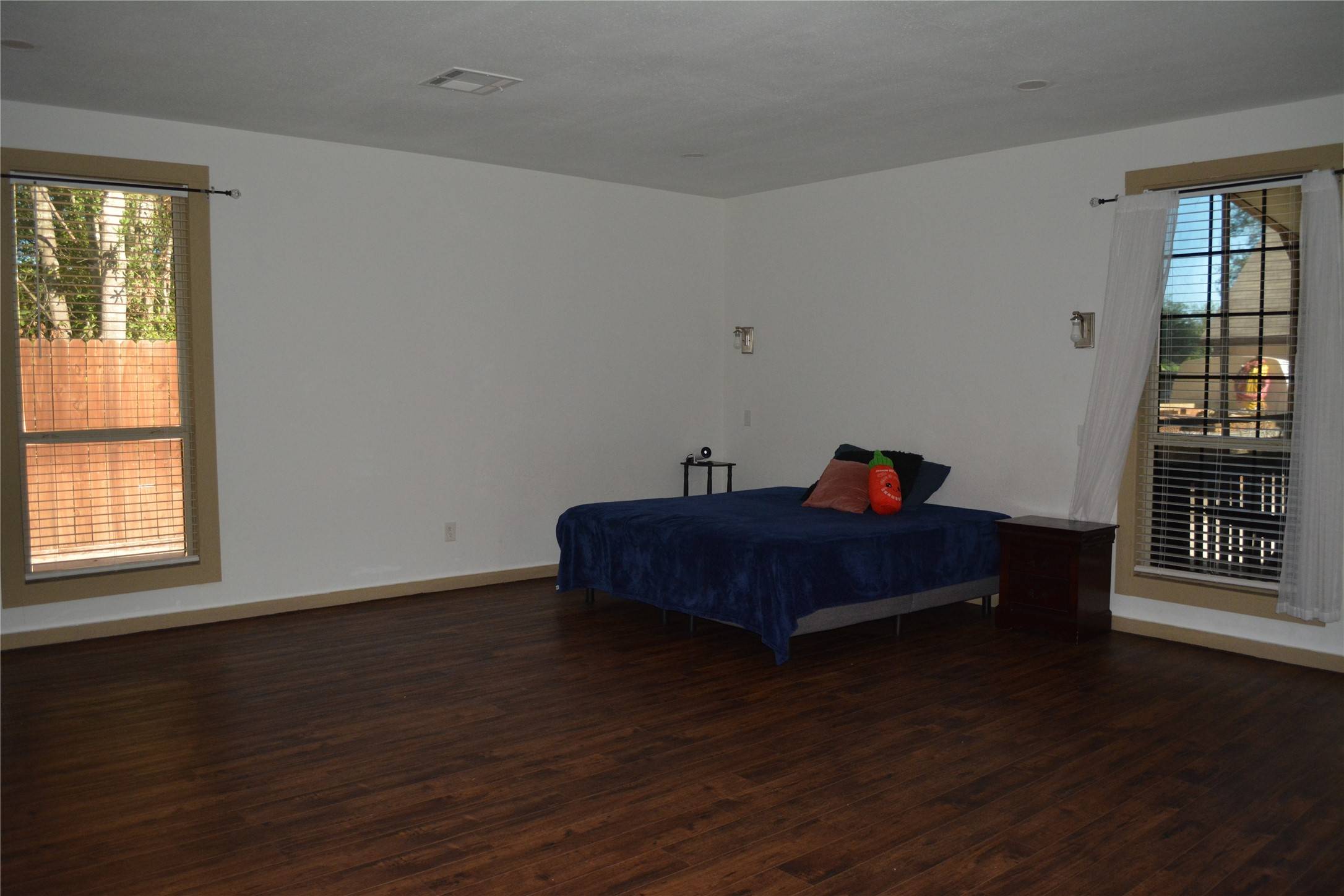 Cleveland, TX 77327,824 Road 5203