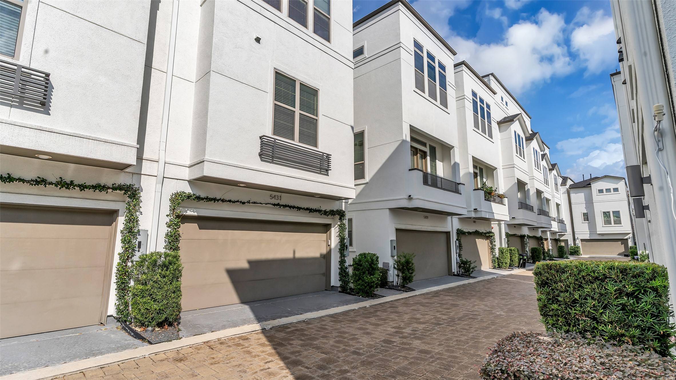 Houston, TX 77007,5429 Larkin ST