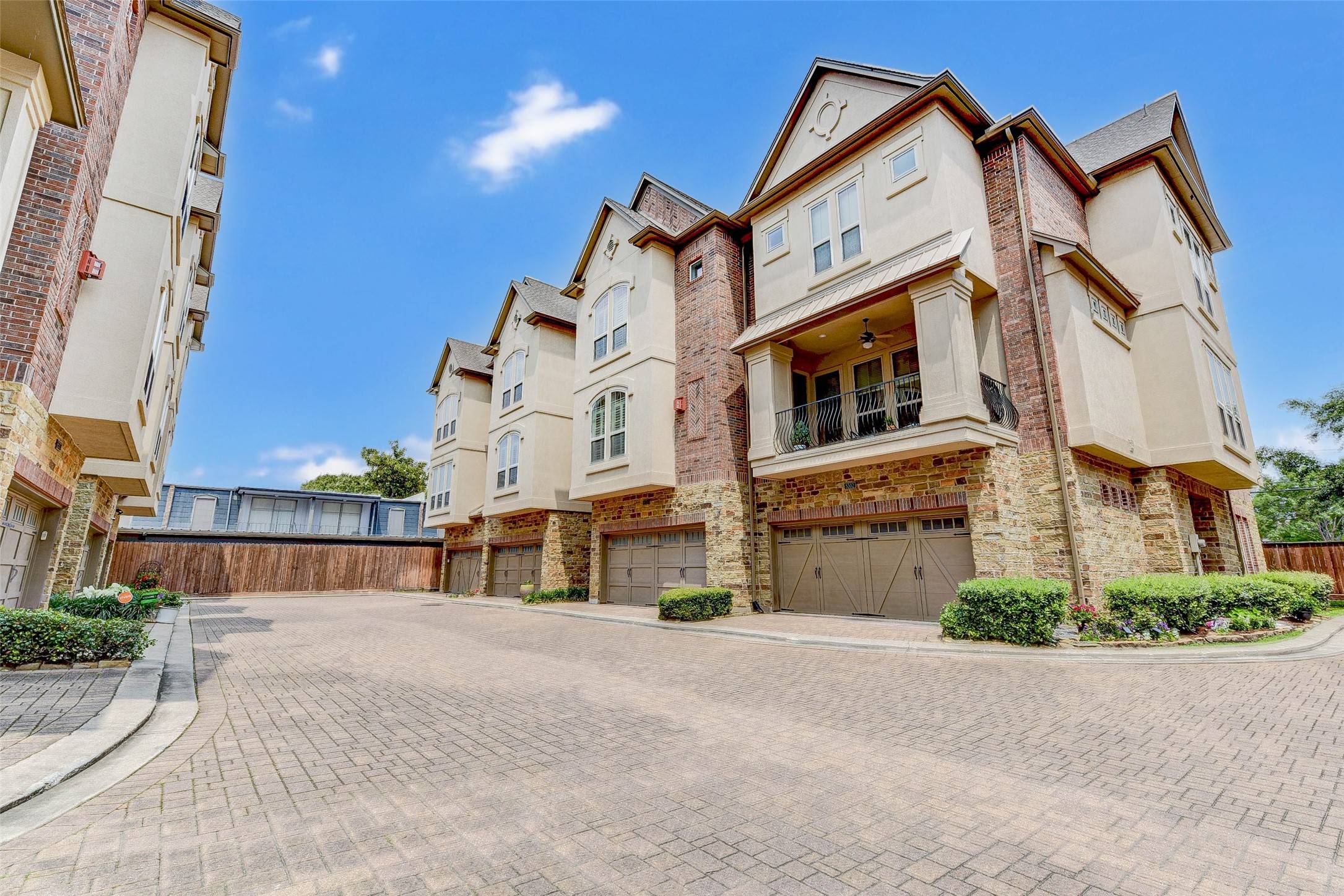 Houston, TX 77056,5306 Perrington Heights LN