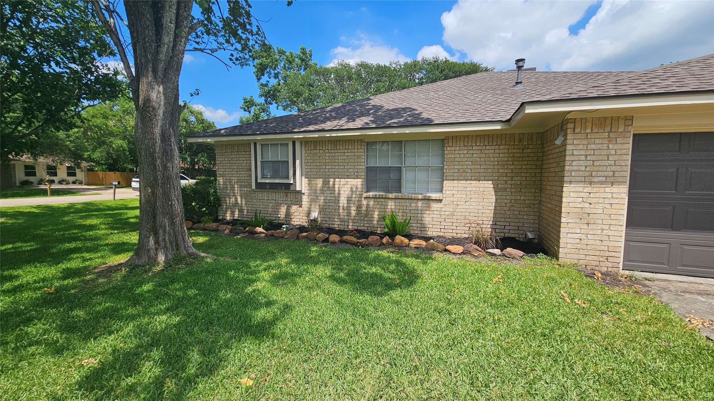 Highlands, TX 77562,2402 Heather ST