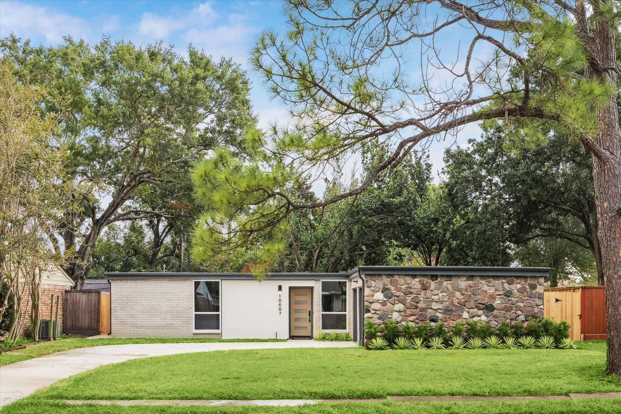 Houston, TX 77042,10607 Overbrook LN