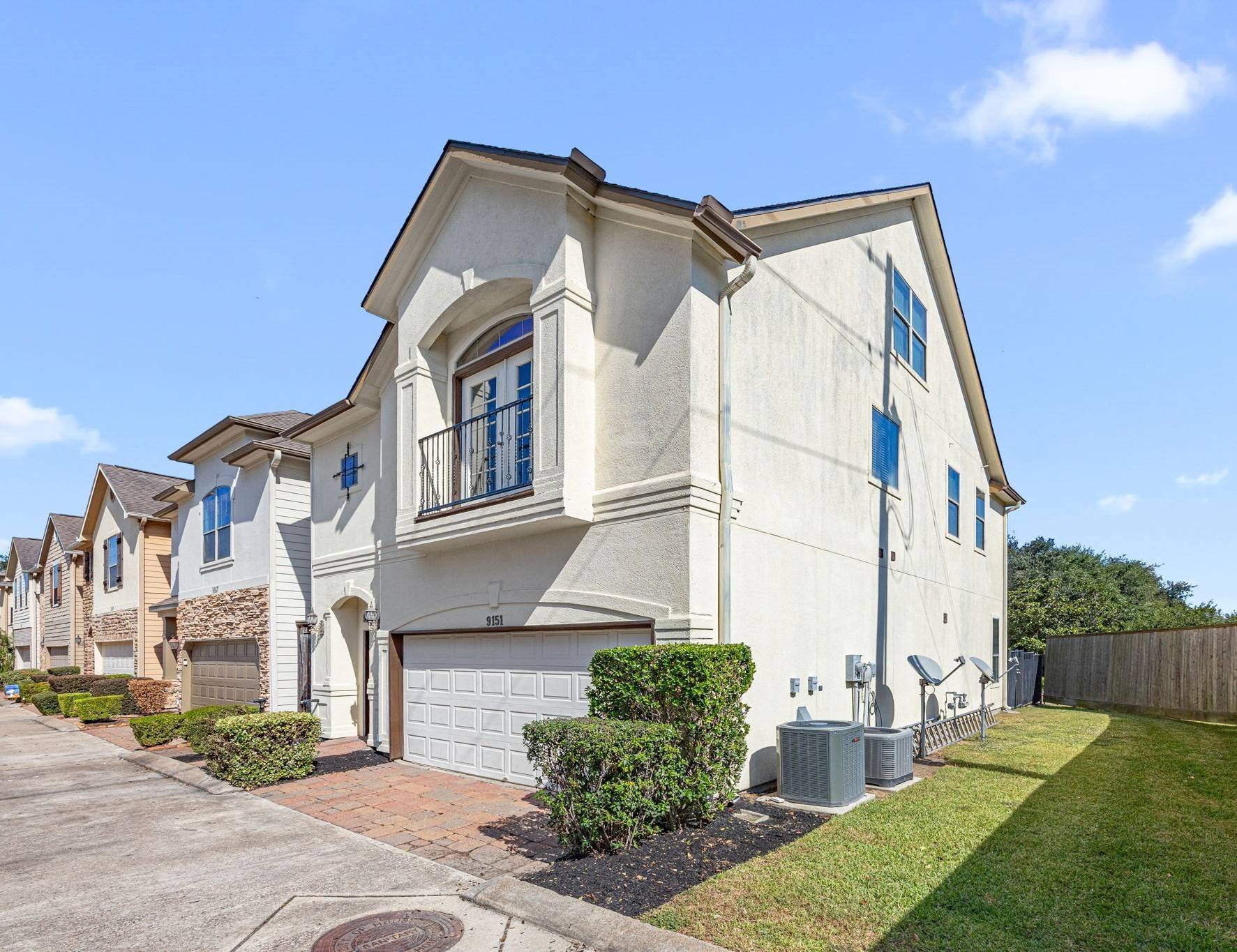 Houston, TX 77054,9151 Lago Crest DR