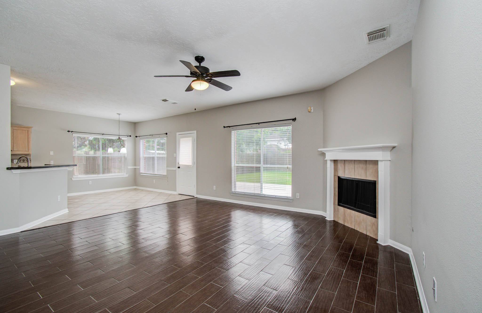 Pearland, TX 77584,911 E Hampton DR