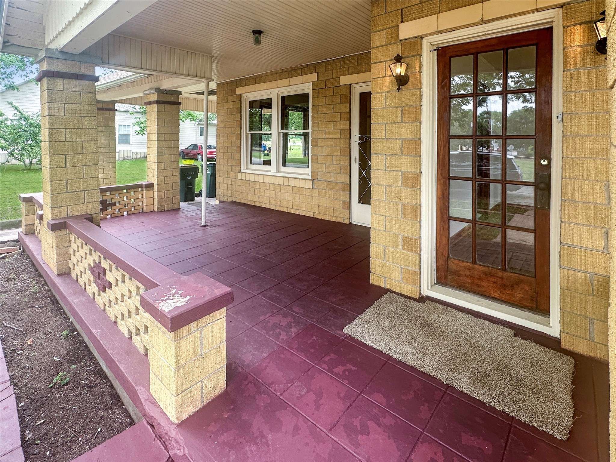 Flatonia, TX 78941,320 E South Main ST