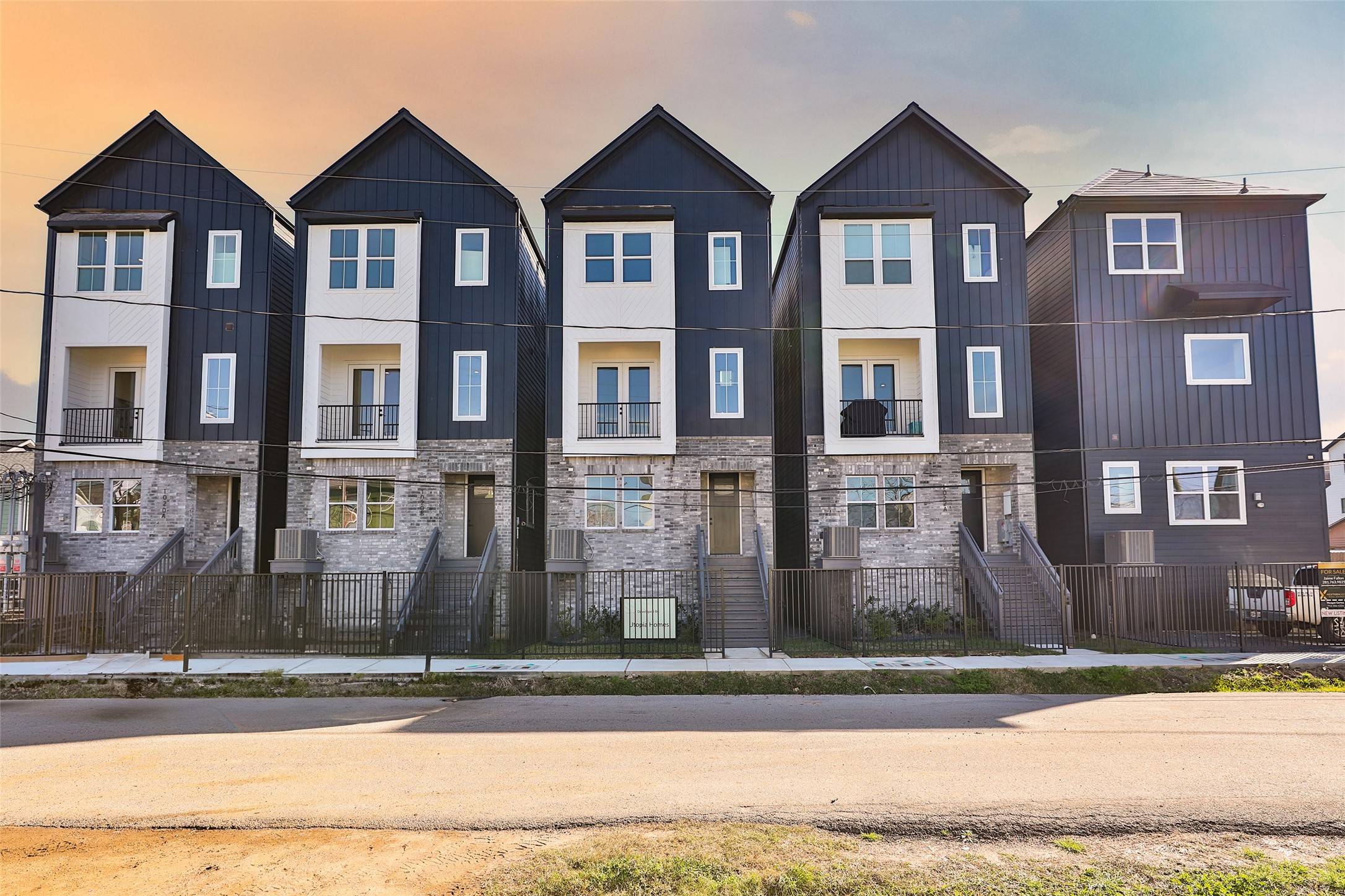 Houston, TX 77008,1018 W 15th 1/2 ST #B