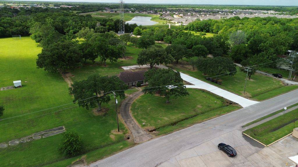 Alvin, TX 77511,1001 Rosharon RD