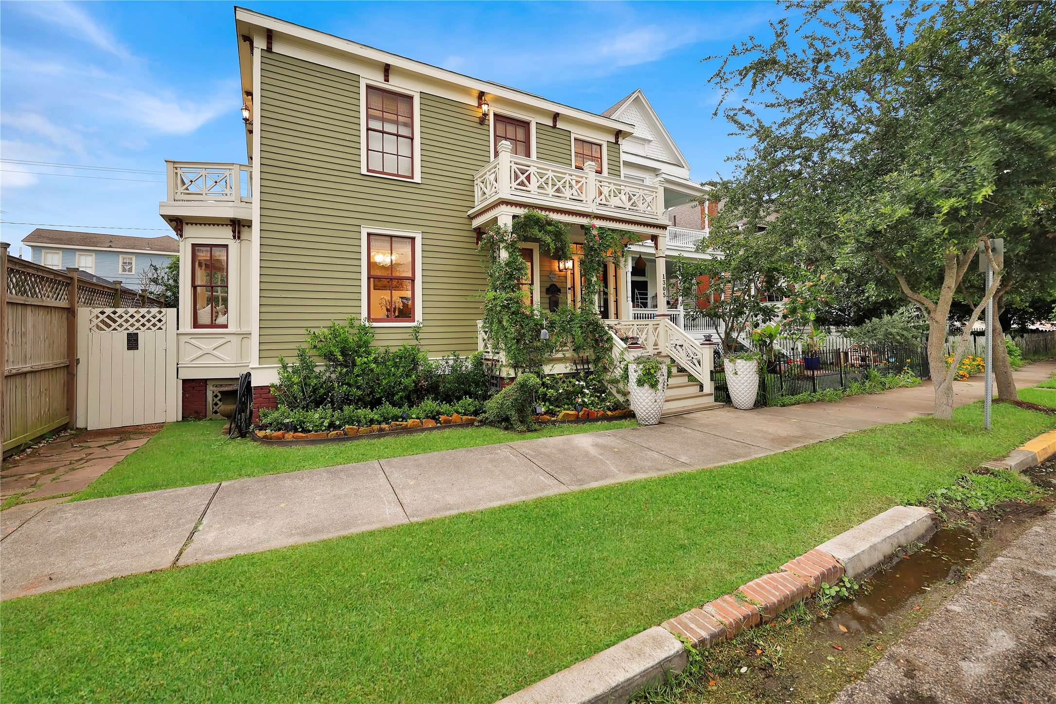 Galveston, TX 77550,1305 Postoffice