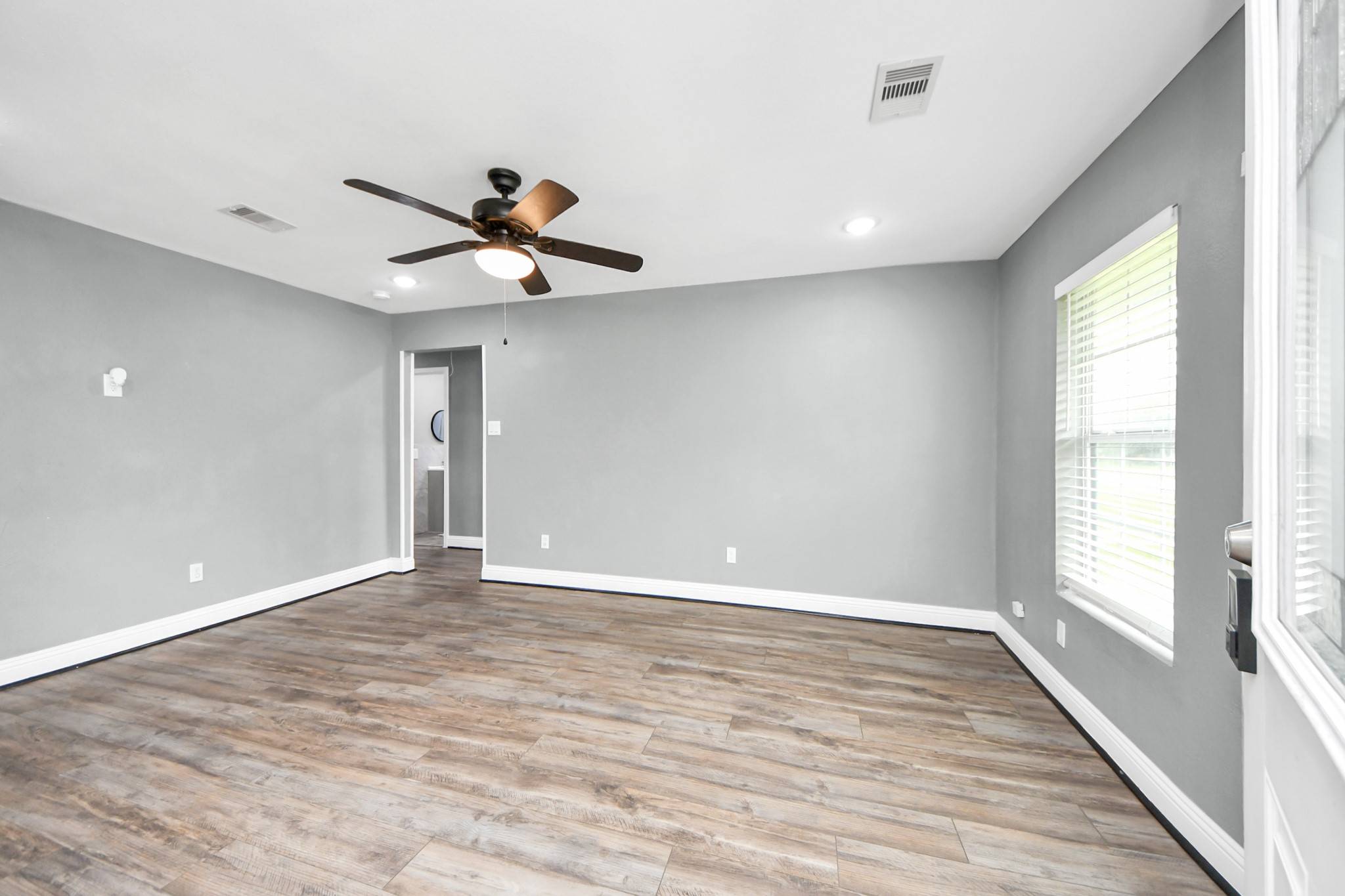 Pasadena, TX 77506,117 Glasgow ST