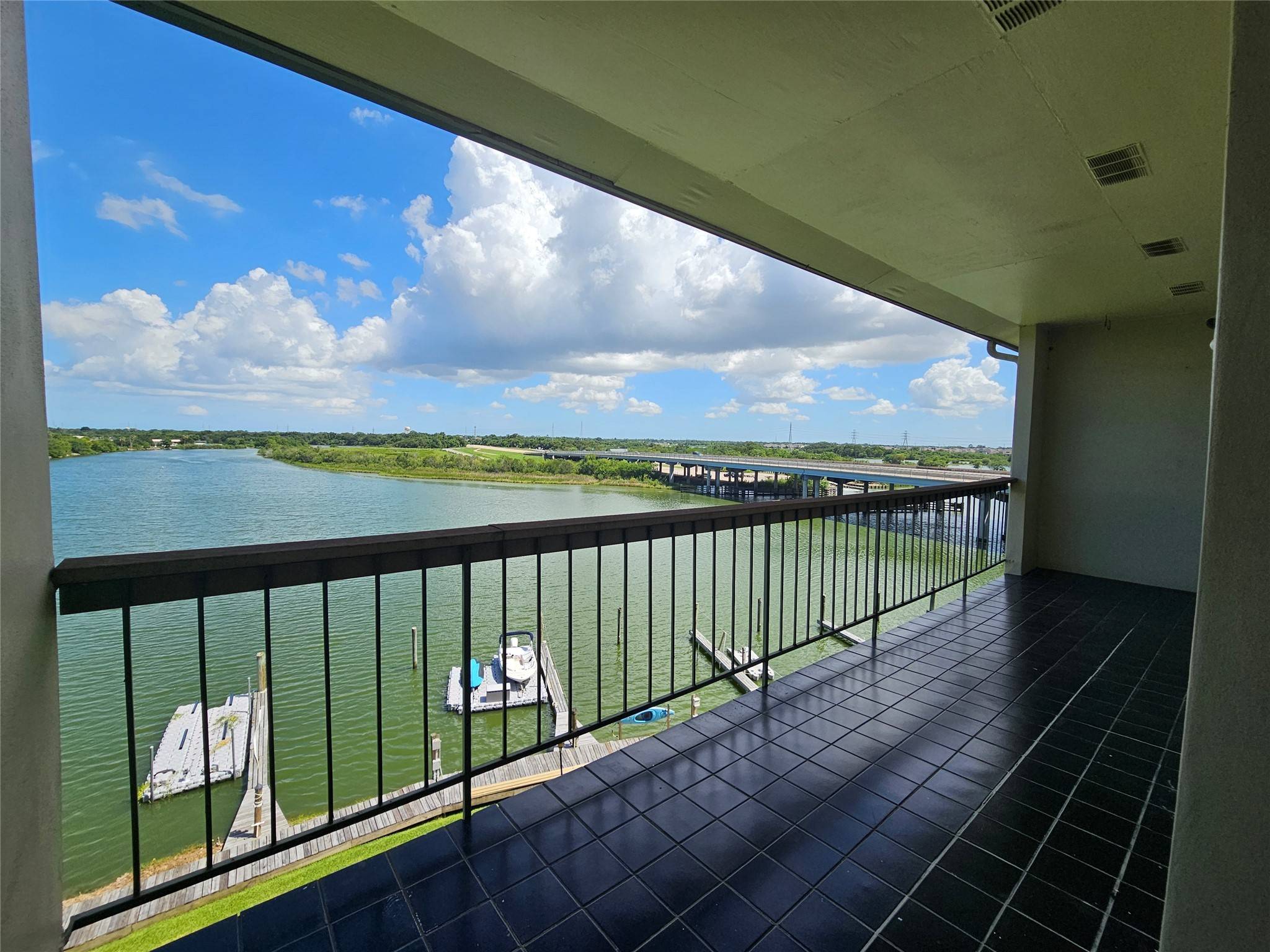 Webster, TX 77058,18809 Egret Bay BLVD #125