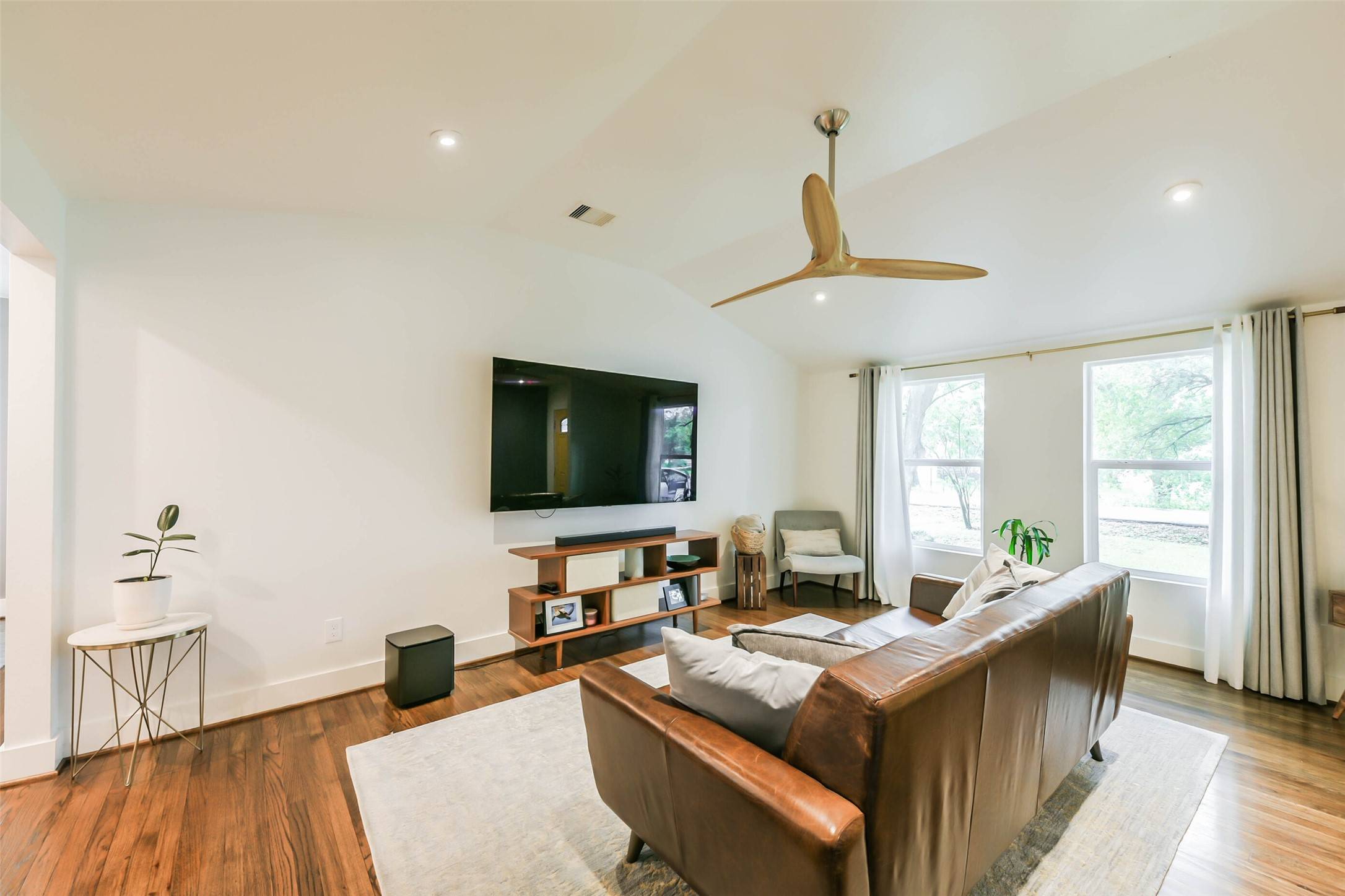 Houston, TX 77061,7164 Evans ST