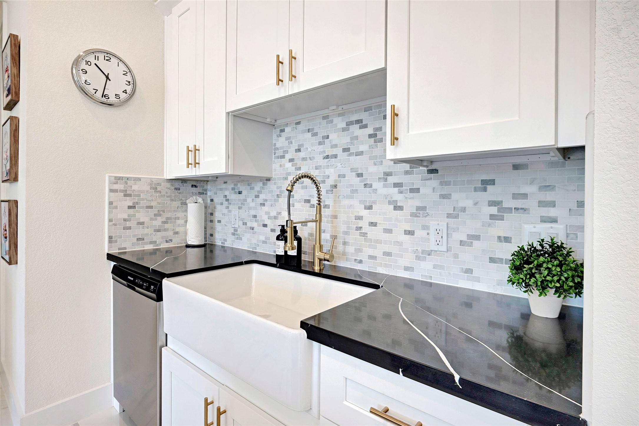 Houston, TX 77021,5908 St Augustine ST #F