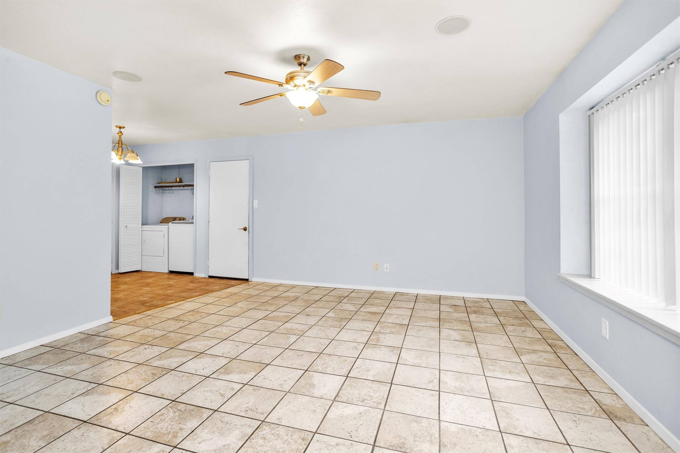 Willis, TX 77378,117 N Forest DR