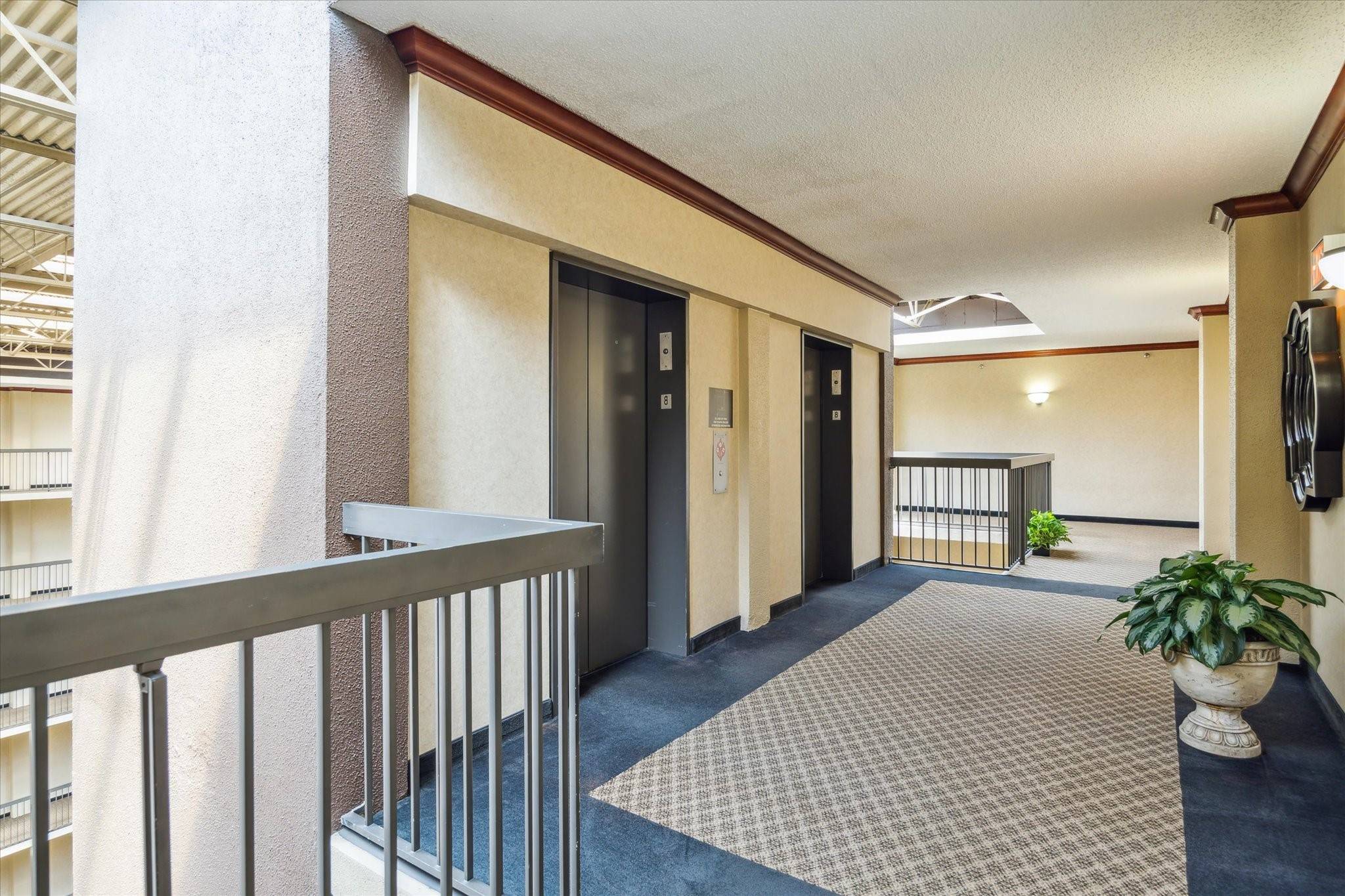 Houston, TX 77057,661 Bering DR #806