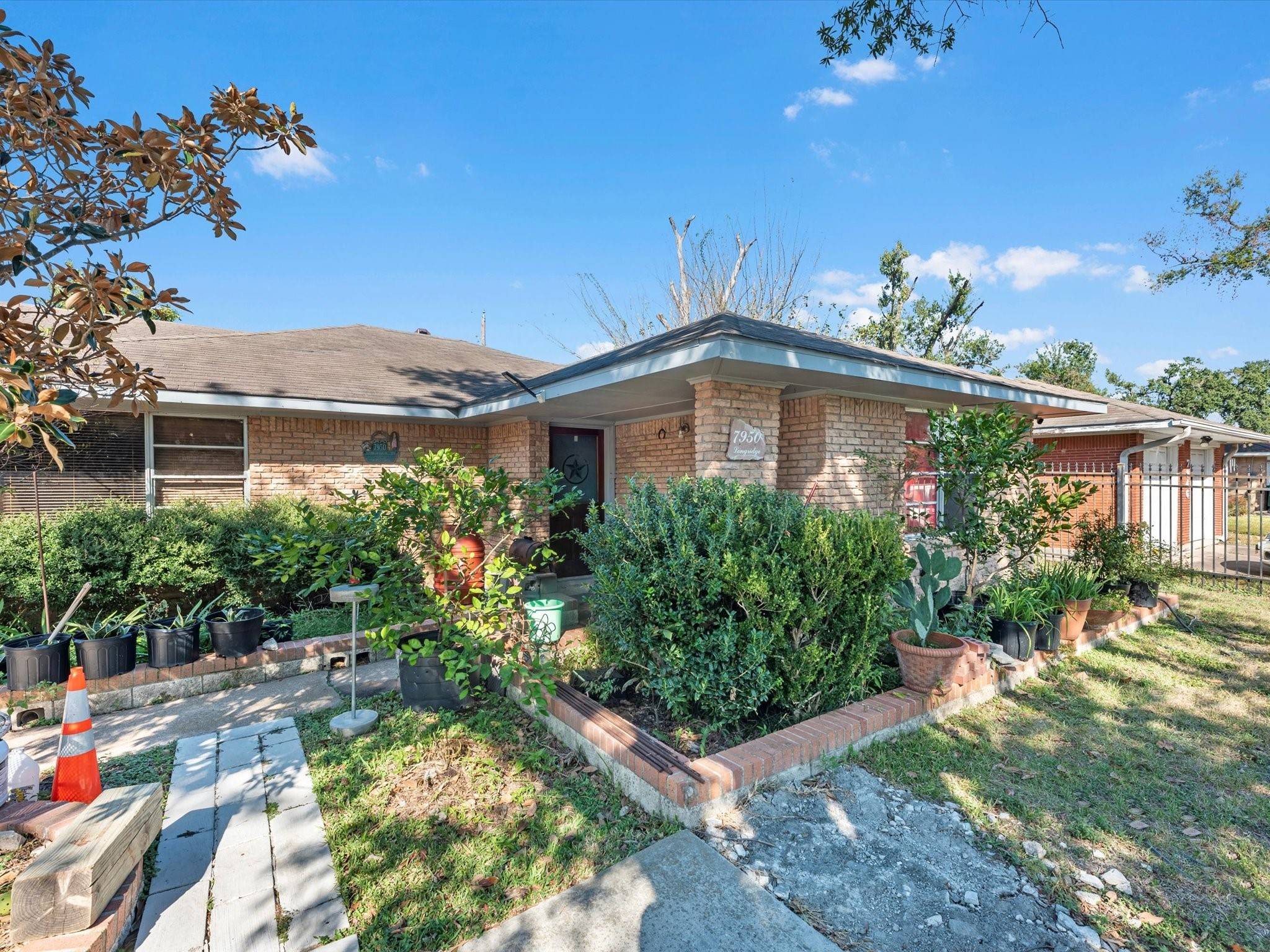 Houston, TX 77055,7950 Longridge DR