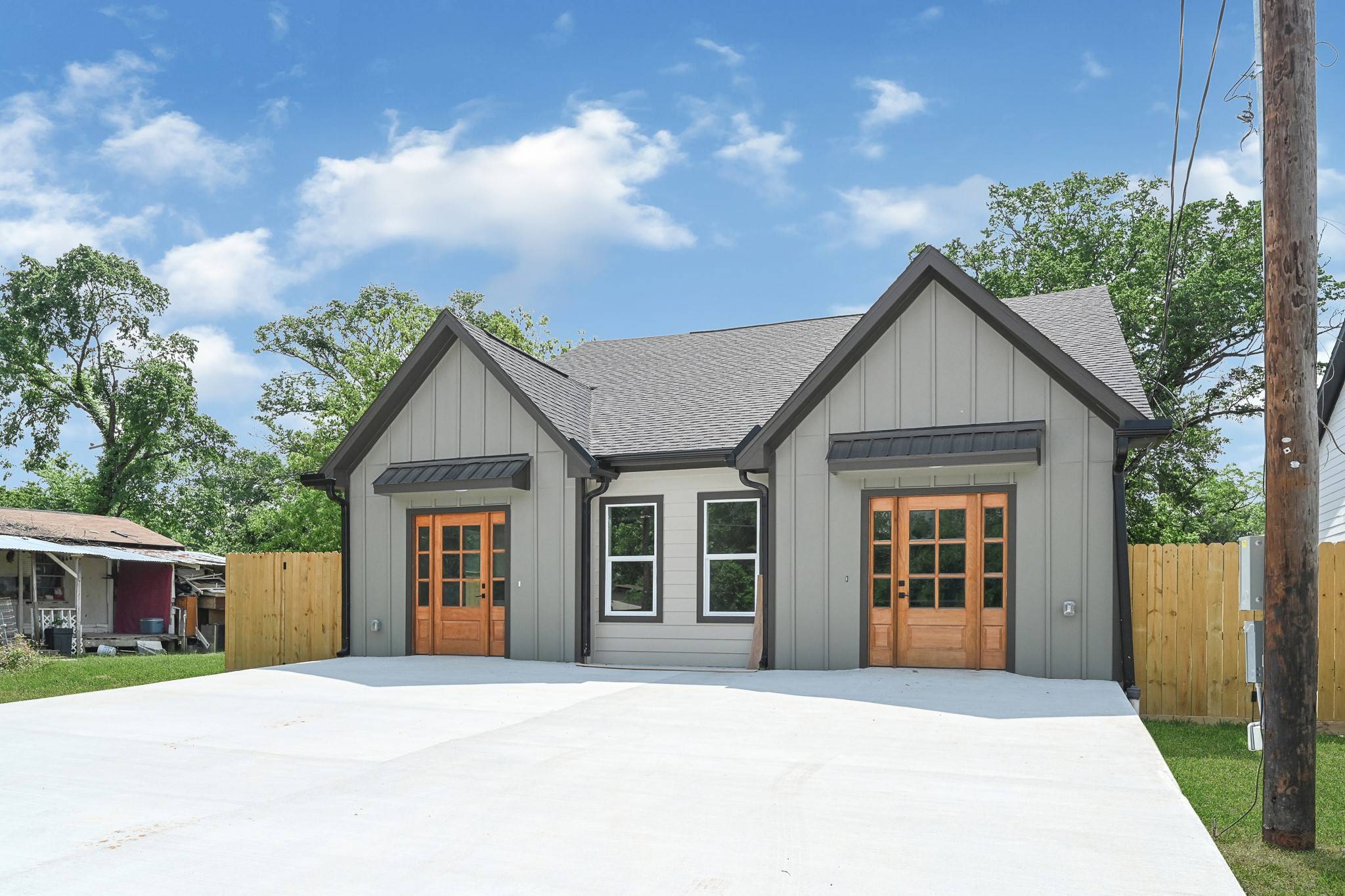 Conroe, TX 77301,206 S 4th St ST