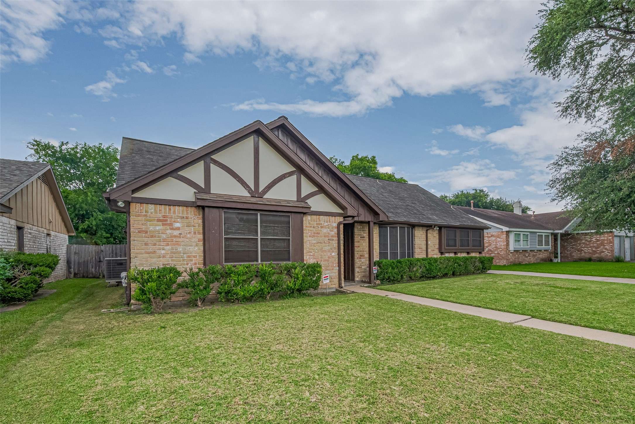 Houston, TX 77099,10518 Huntington Dale DR