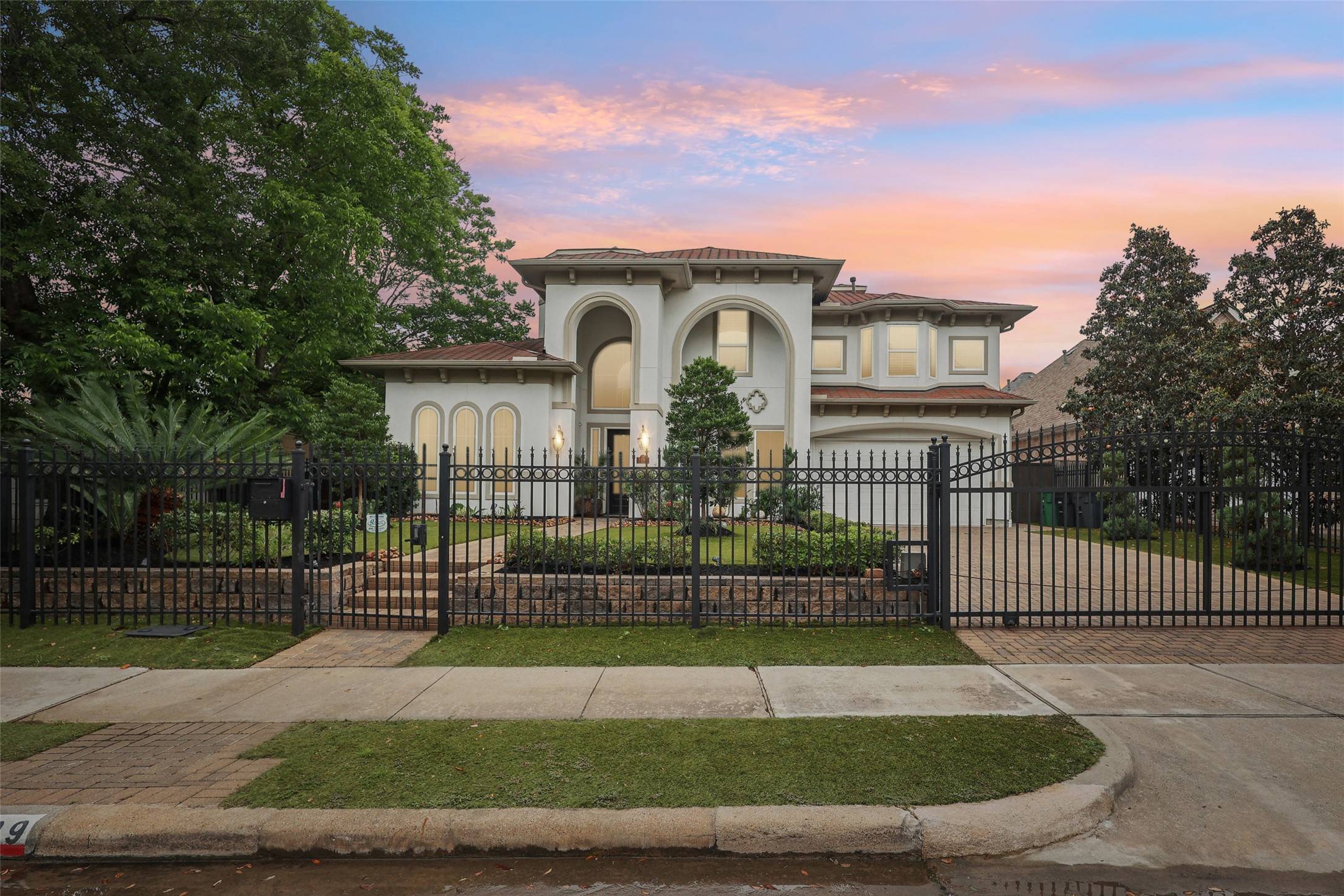 Houston, TX 77056,3109 Mcculloch CIR
