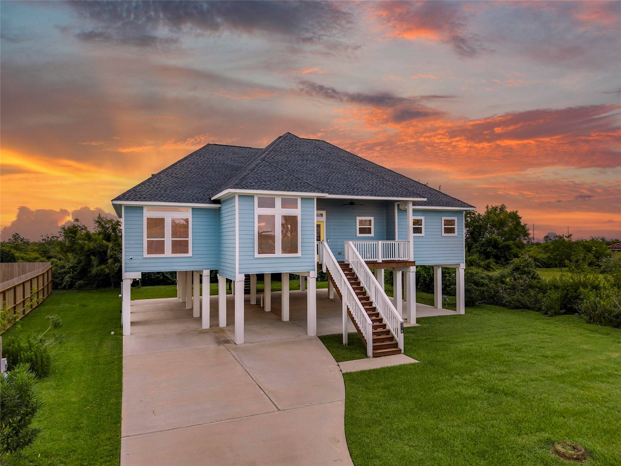 San Leon, TX 77539,218 Debbie LN