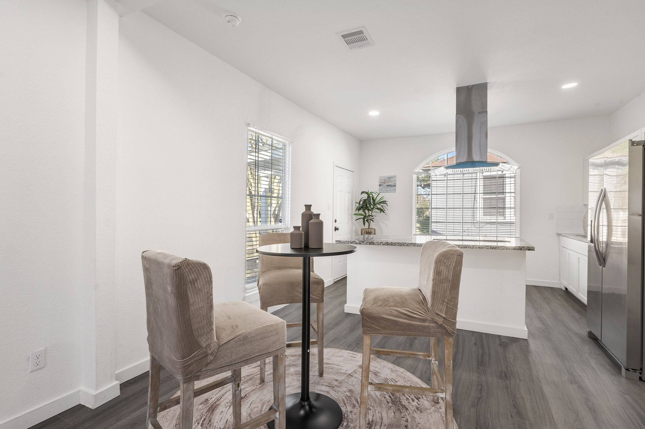 Navasota, TX 77868,906 E Washington AVE