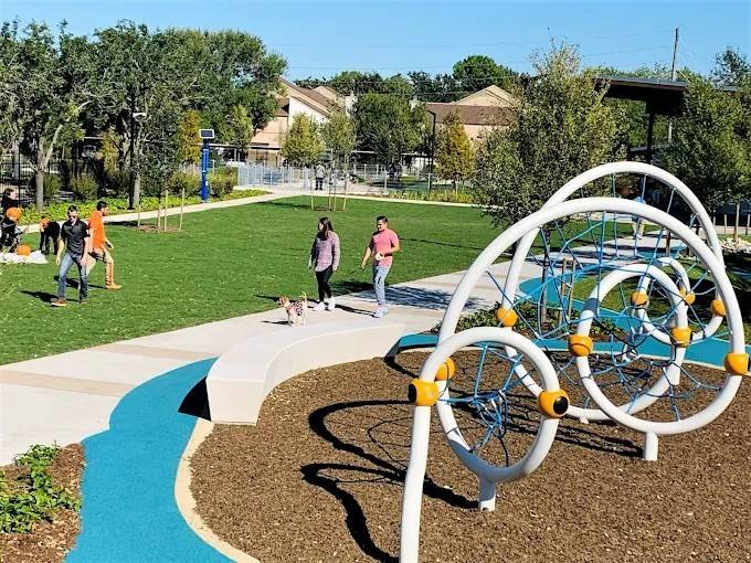 Houston, TX 77042,3900 Woodchase Dr DR #137