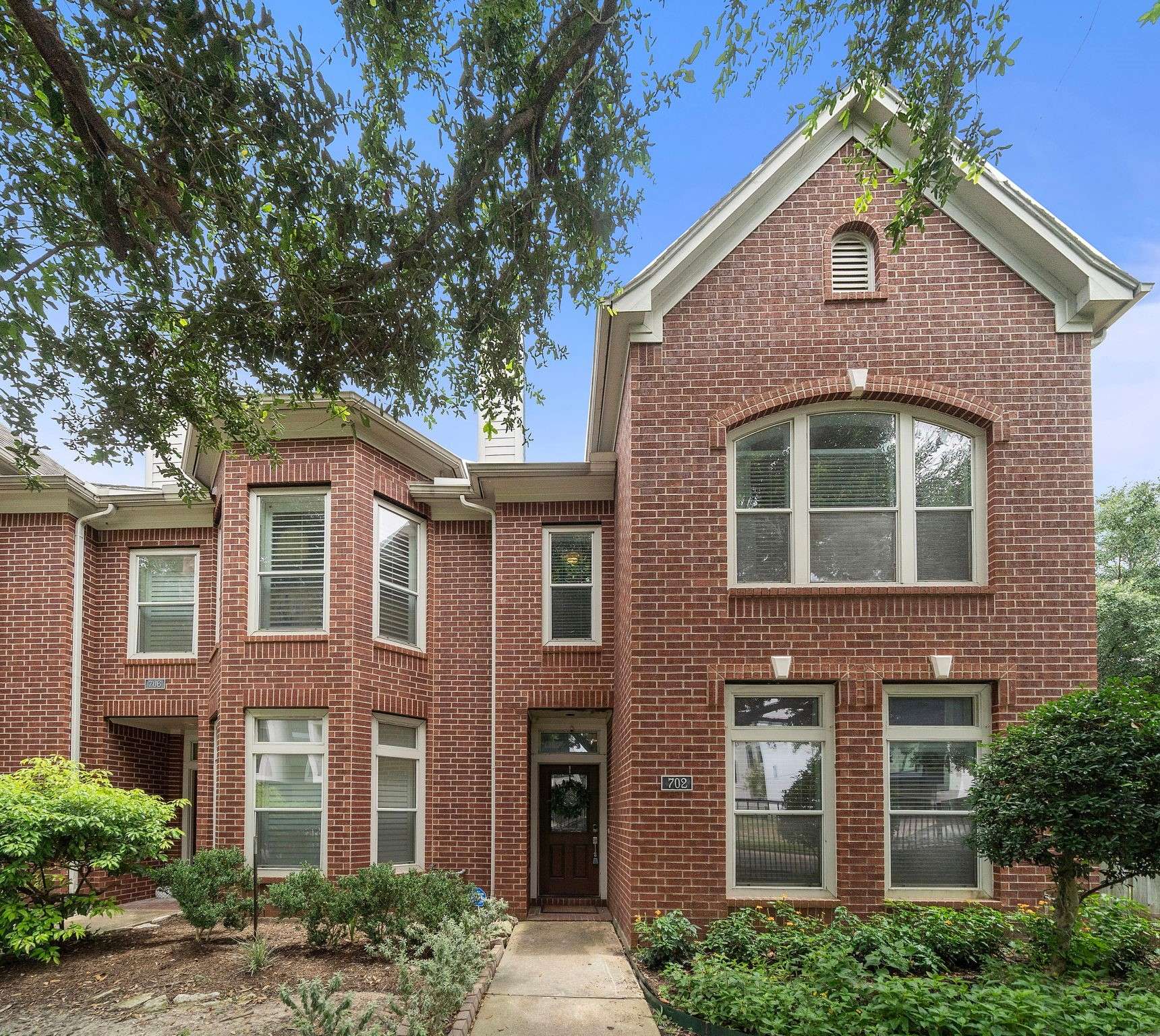 Houston, TX 77007,702 Memorial Heights DR